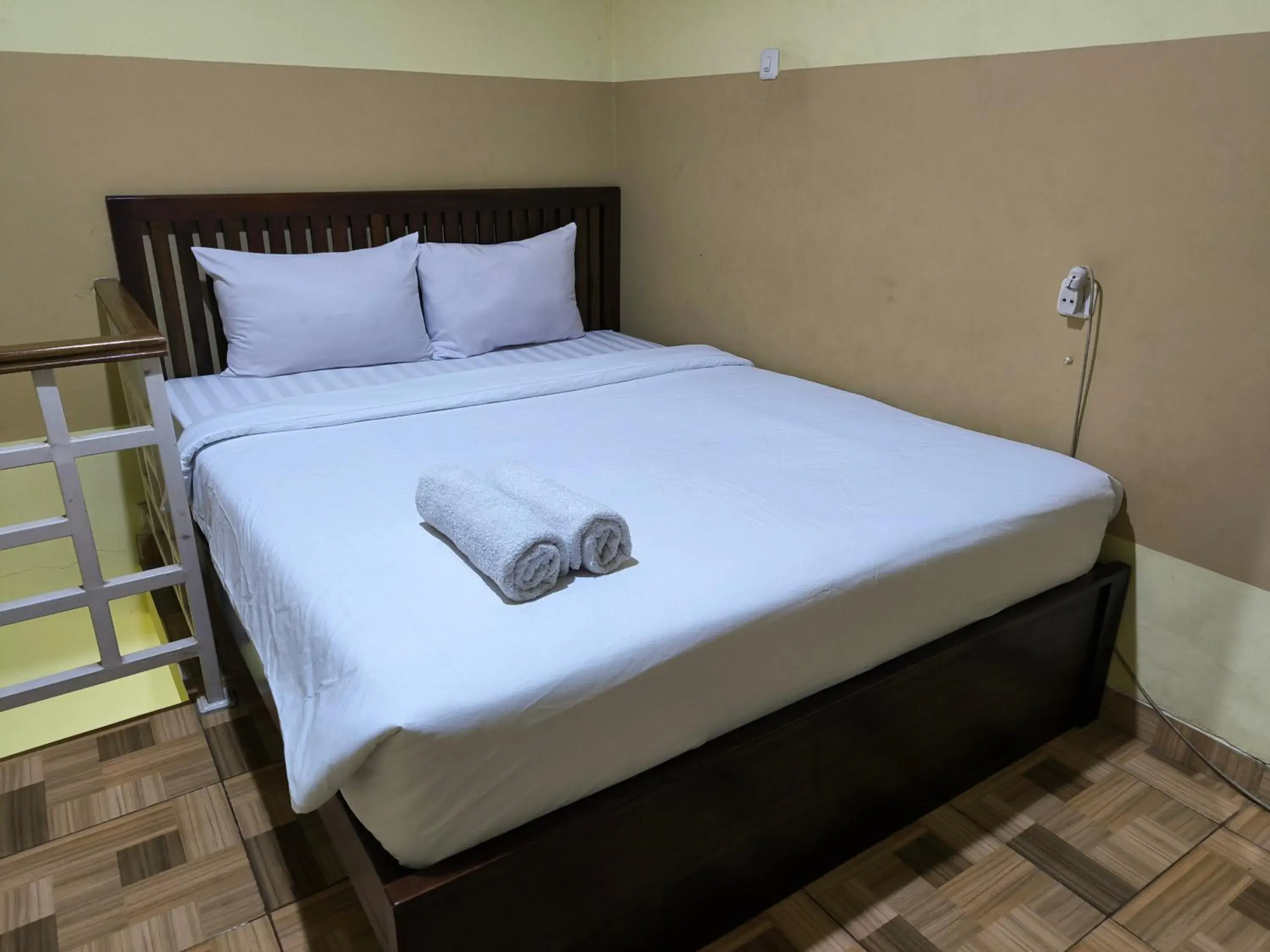 Large Double Room in PROMOSIA GUEST HOUSE Large Double Room in PROMOSIA GUEST HOUSE