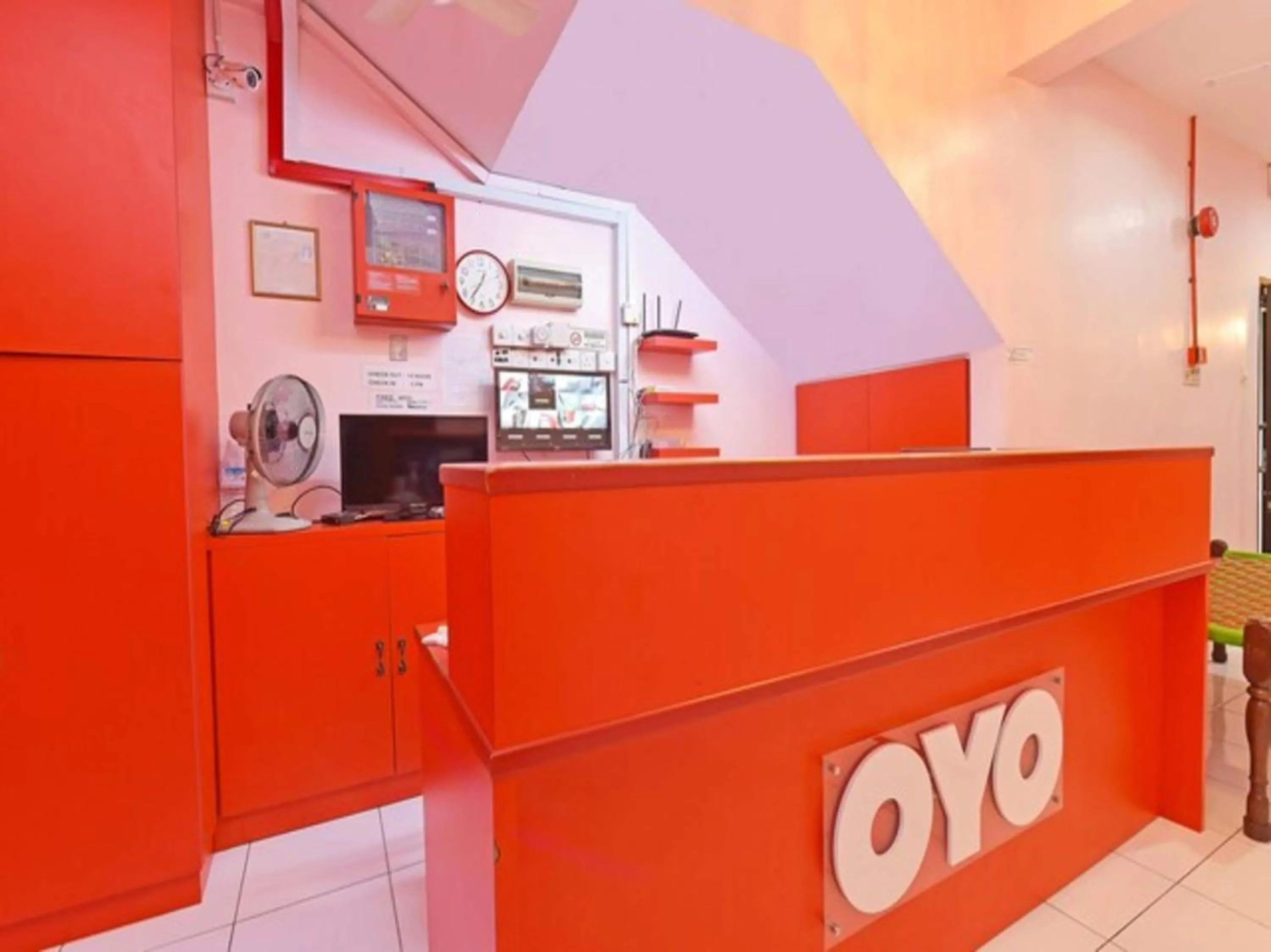 Lobby or reception in OYO 90950 Hotel Dns