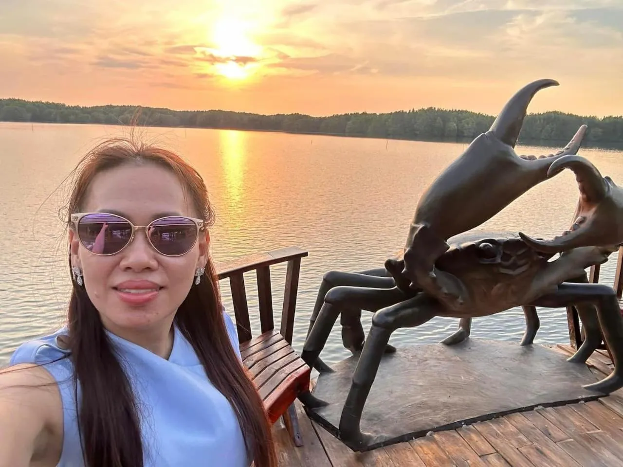 People in Nov Koh Kong Resort