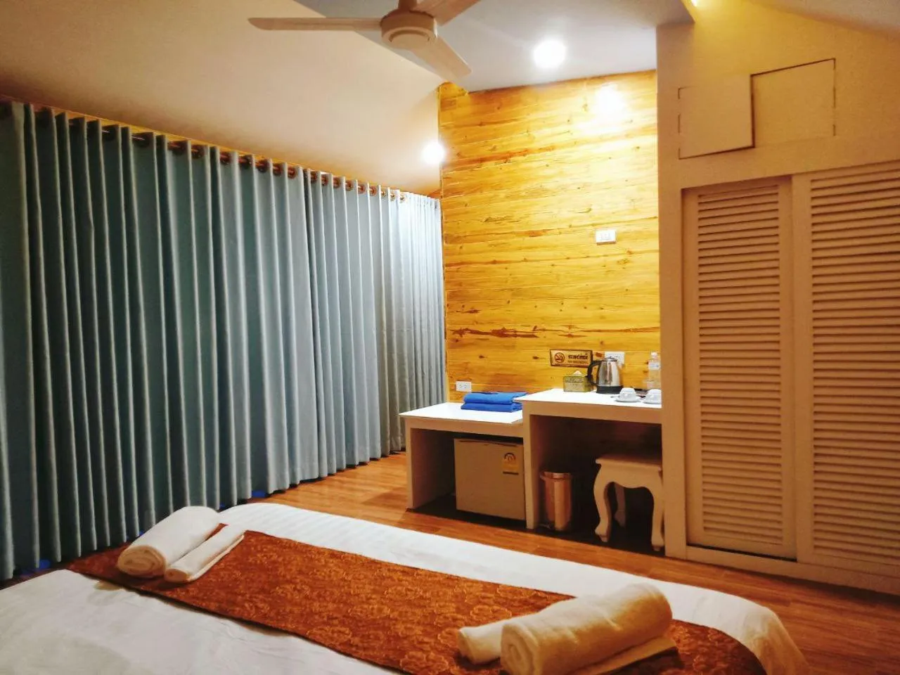 Photo of the whole room, Bed in Nov Koh Kong Resort