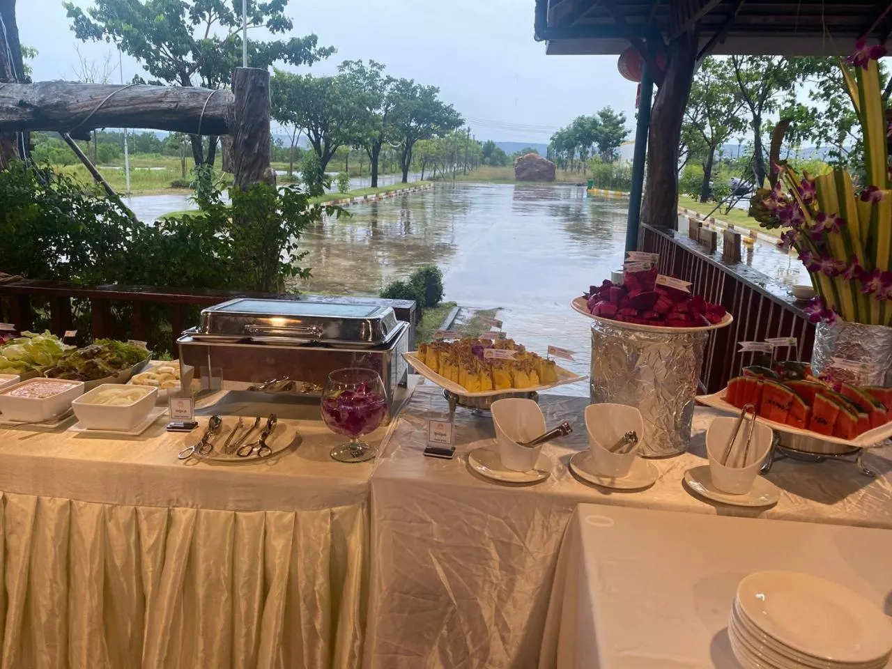 Food and drinks in Nov Koh Kong Resort