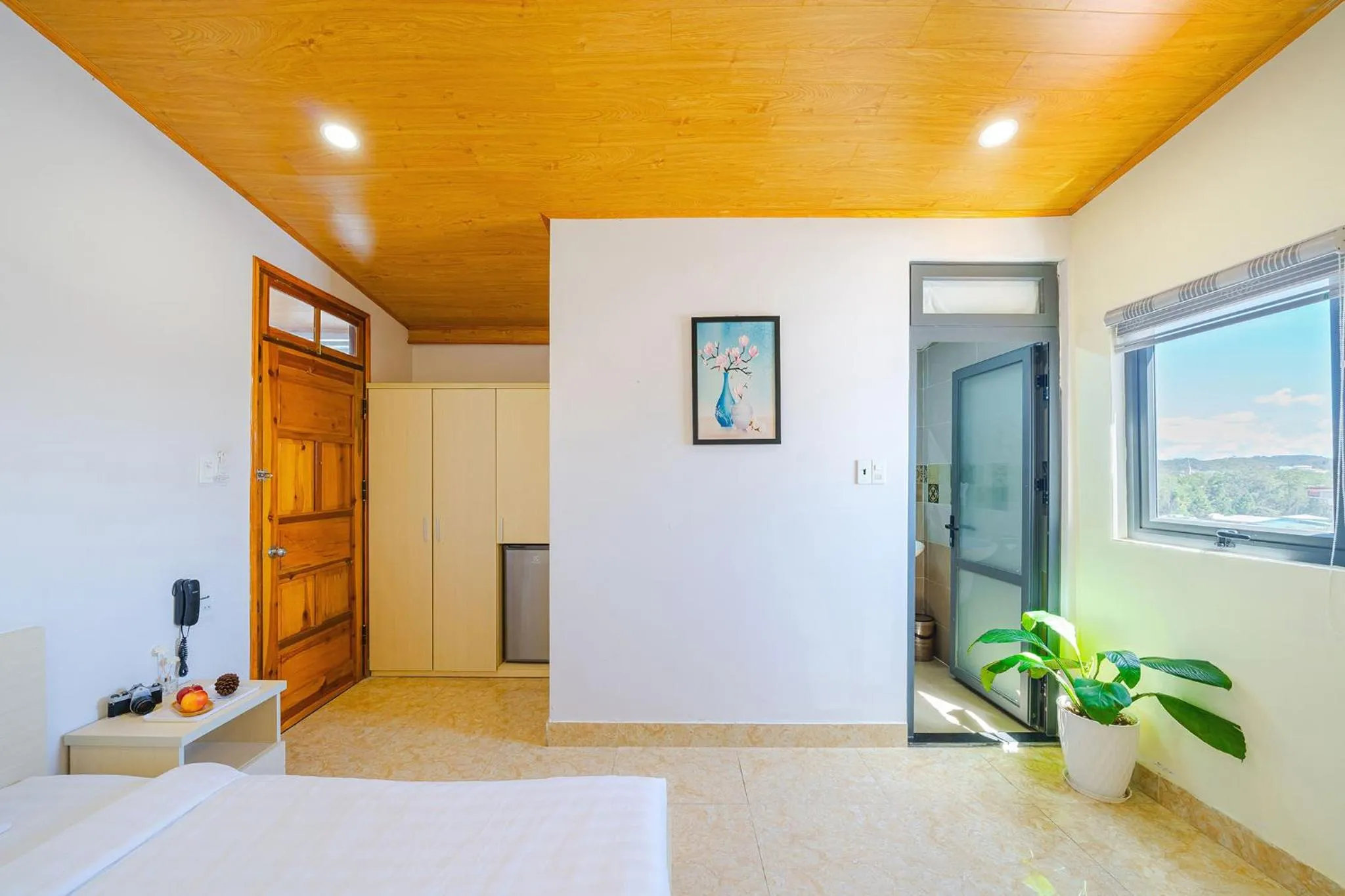 Photo of the whole room, Bed in RAON Central Hotel