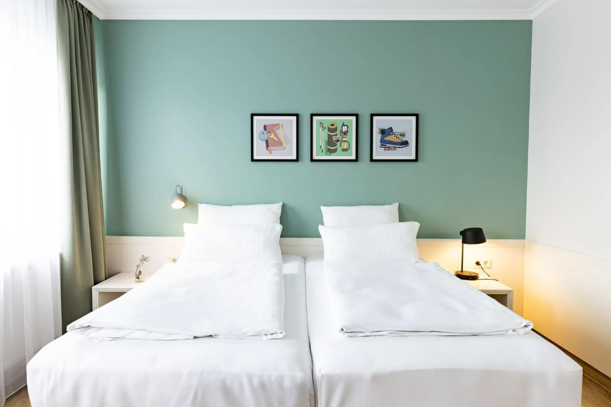 Photo of the whole room, Bed in Garner Hotel Post Aschaffenburg by IHG