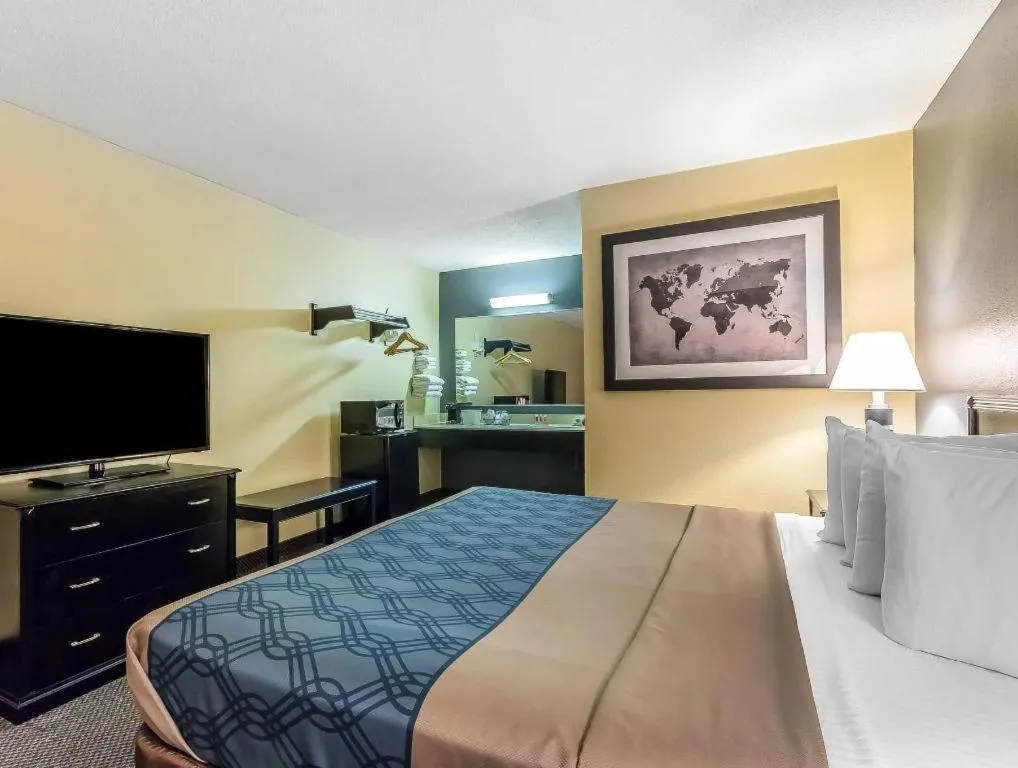 Bed in Econo Lodge Martin