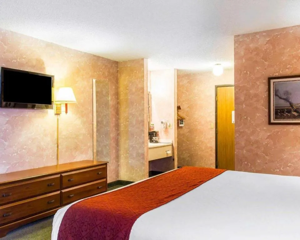 Bed in Econo Lodge Longmont East