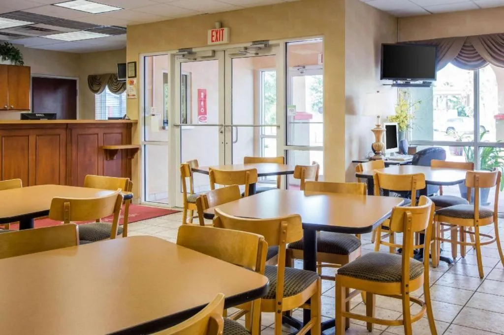 Econo Lodge Valdosta Mall Area