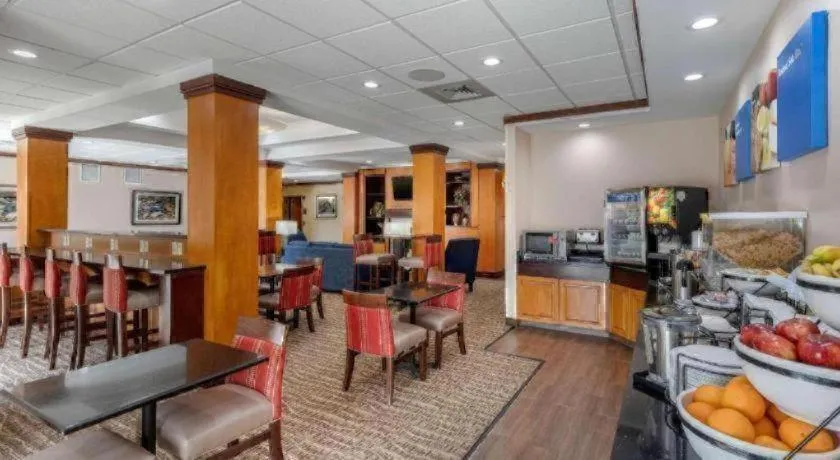 Comfort Inn & Suites