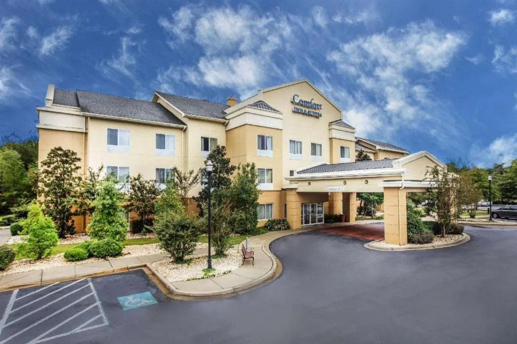 Comfort Inn & Suites