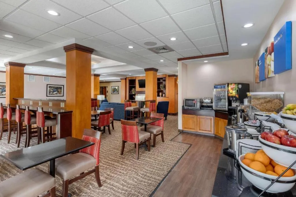 Comfort Inn & Suites