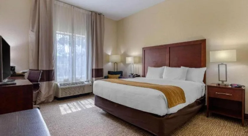 Bed in Comfort Inn & Suites