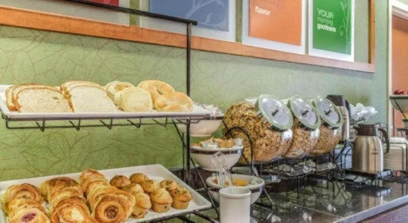 Comfort Inn & Suites