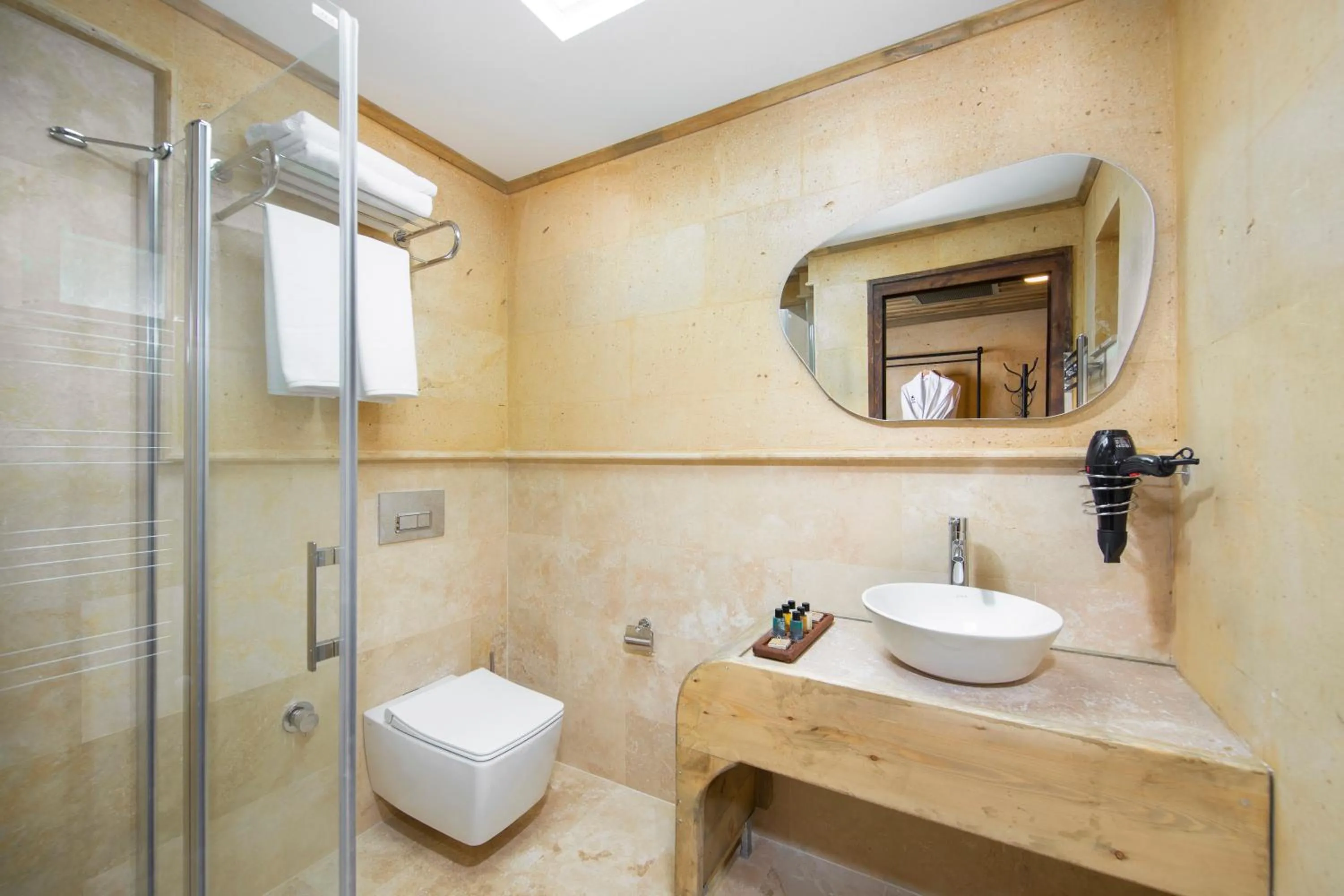 Shower in Breeze Of Cappadocia