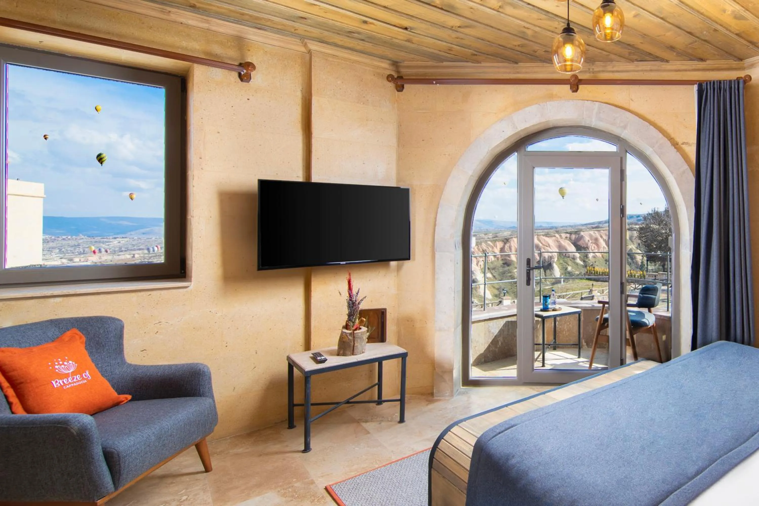 Photo of the whole room, Bed in Breeze Of Cappadocia