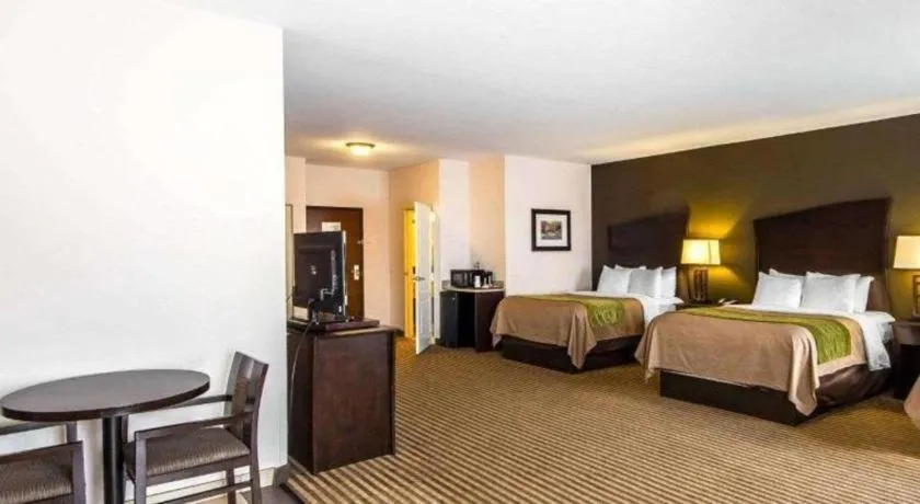 Bed in Comfort Inn & Suites Alva