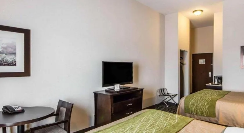 Bed in Comfort Inn & Suites Alva