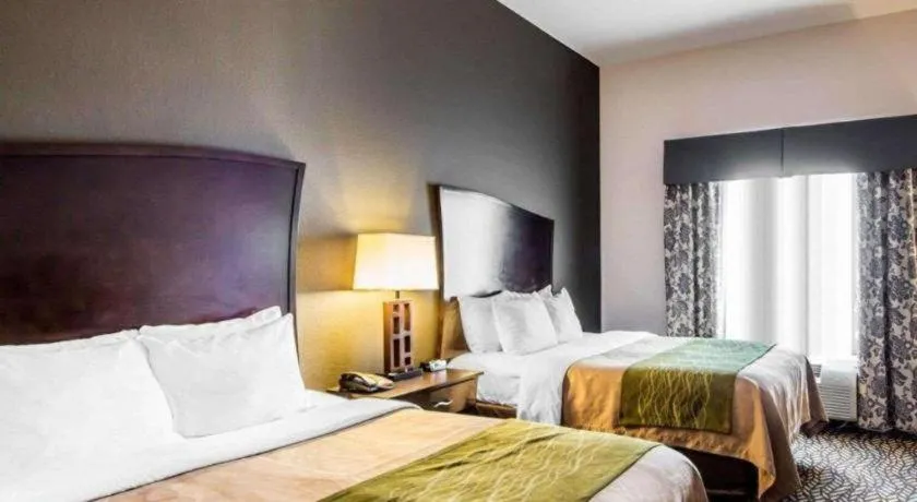 Bed in Comfort Inn & Suites Alva