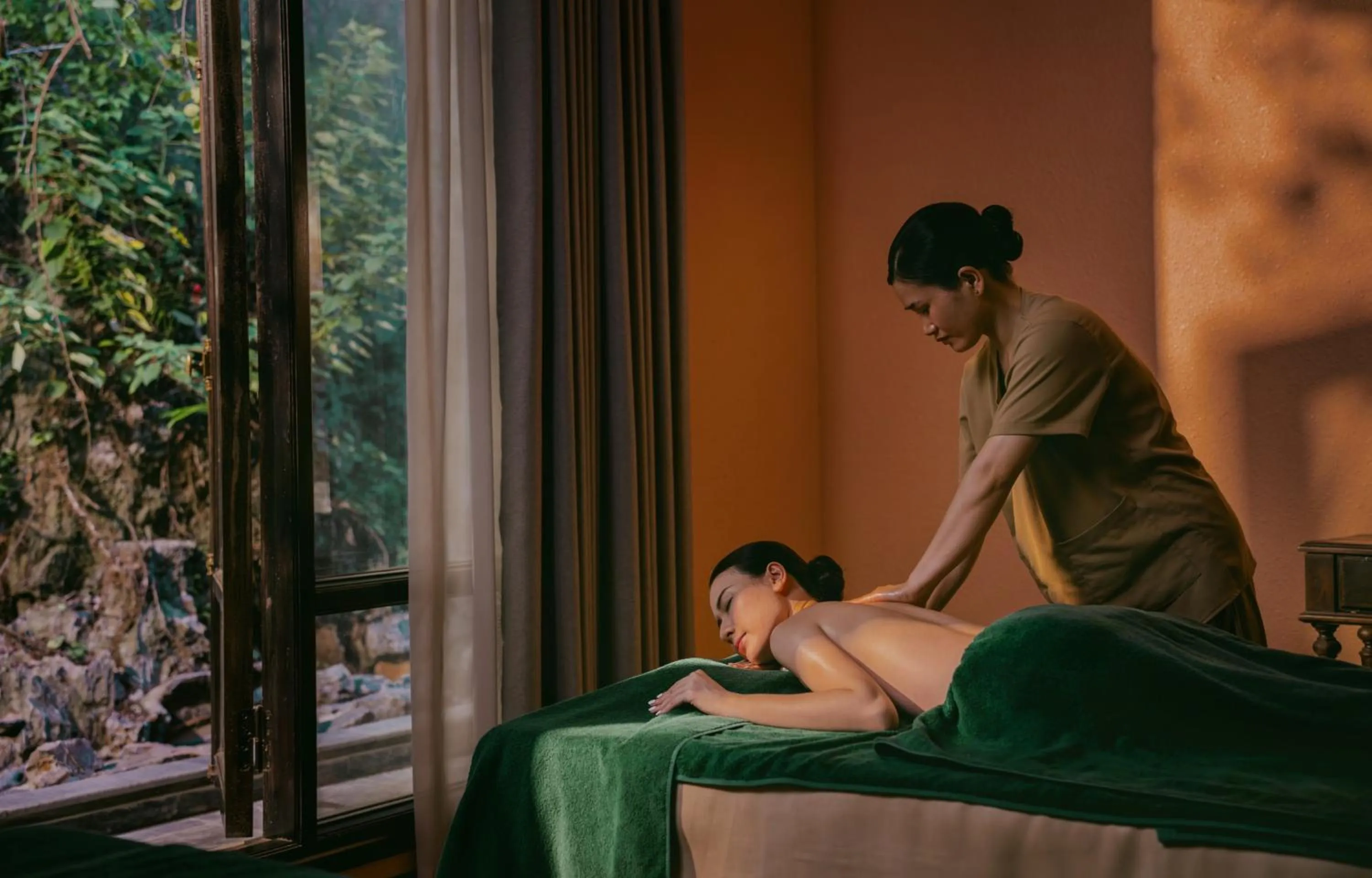 People in Jiva Hoa Lu Retreat