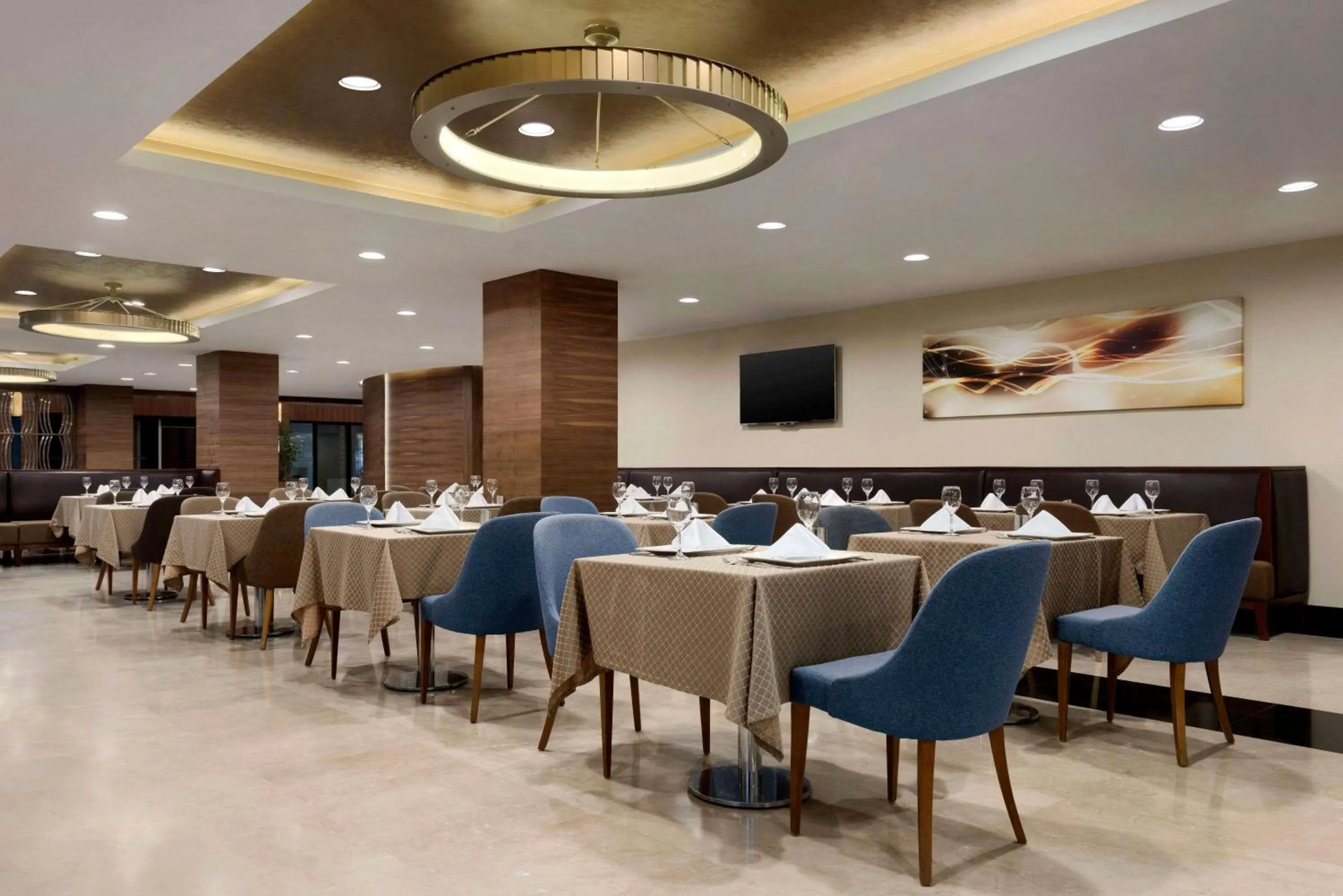 Restaurant/places to eat in Ramada By Wyndham Elazığ