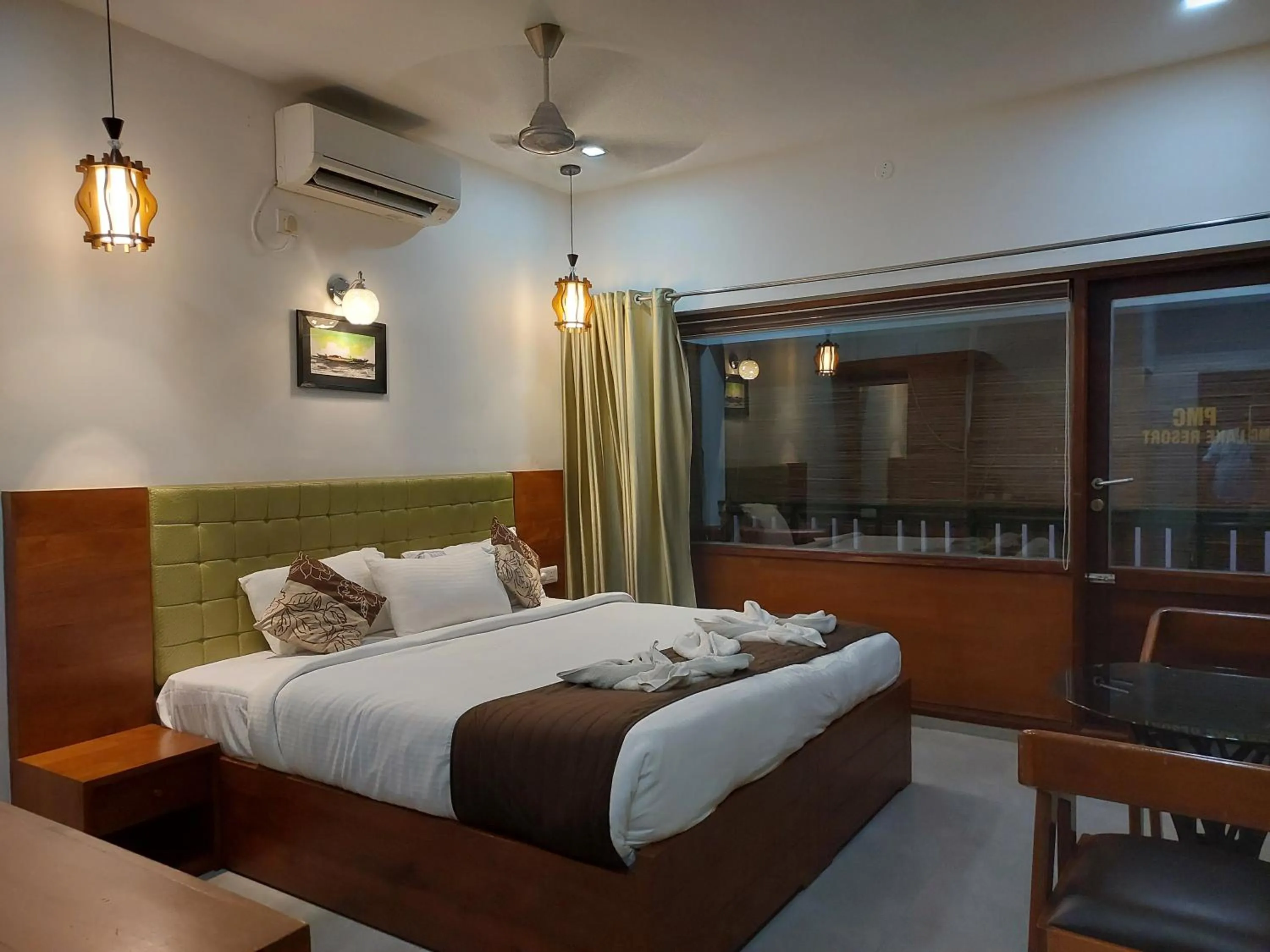 Bedroom, Bed in MIRAS PMC Lakeshore Resort