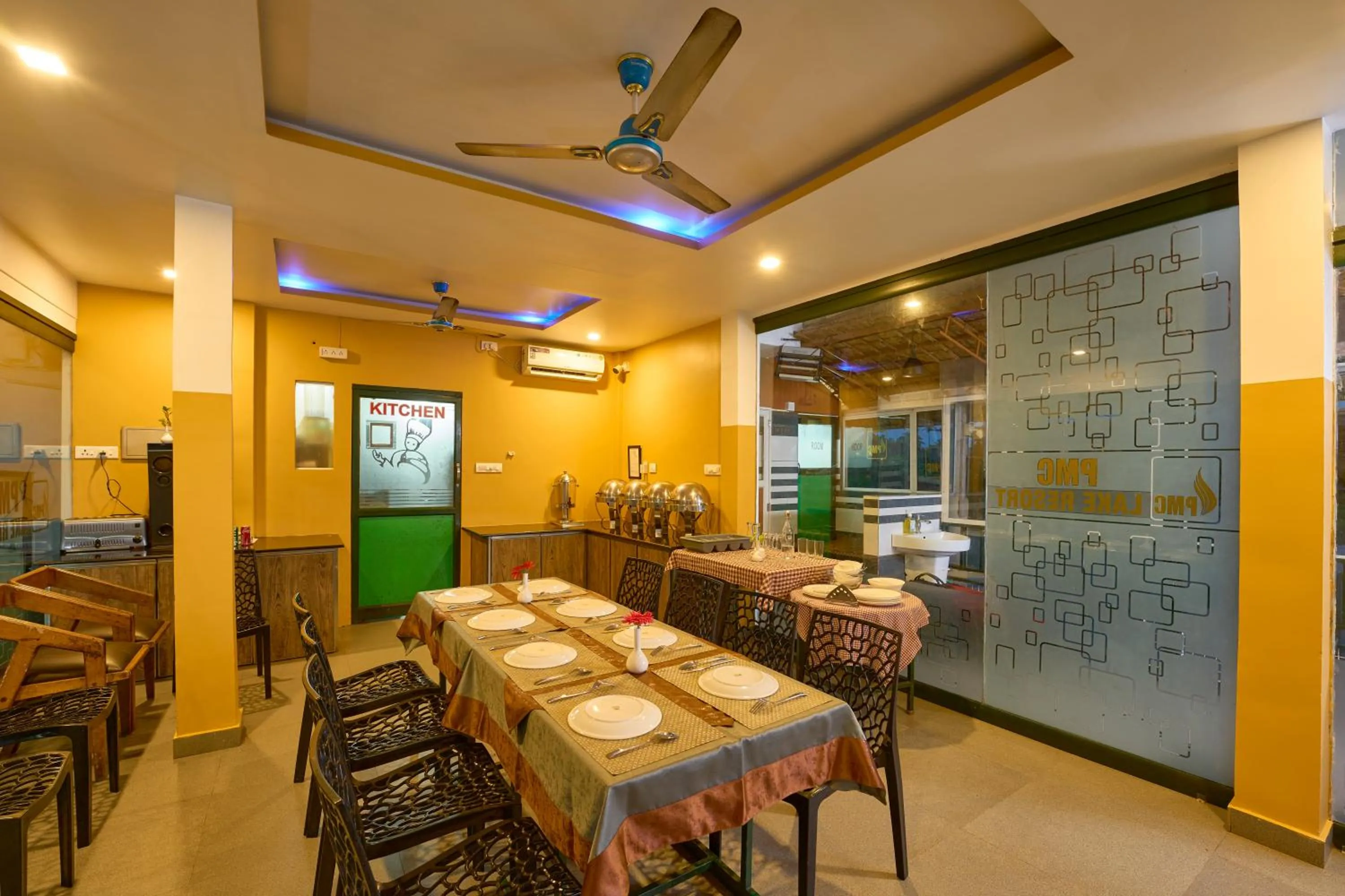 Restaurant/places to eat in MIRAS PMC Lakeshore Resort