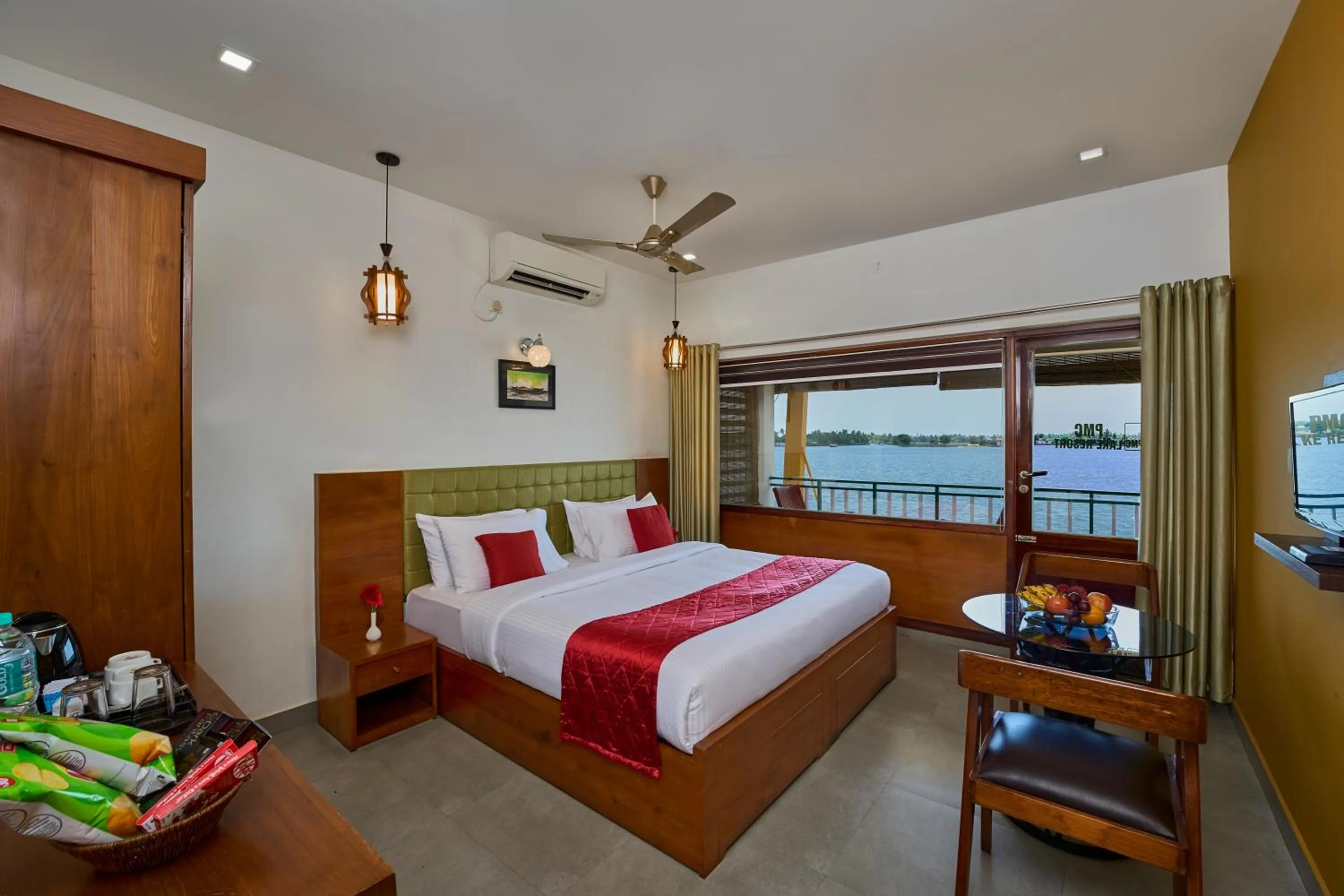Bedroom, Bed in MIRAS PMC Lakeshore Resort