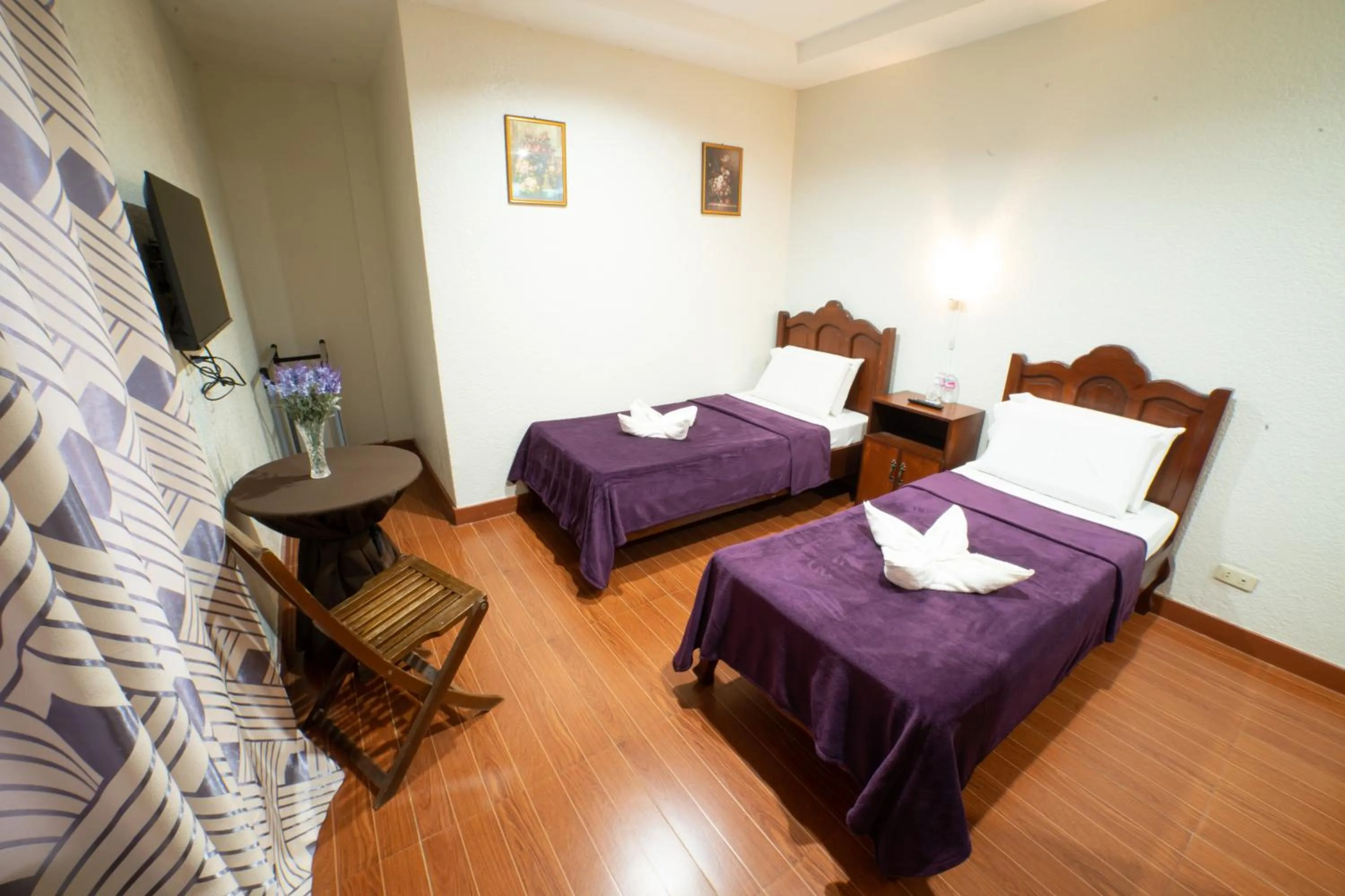 Photo of the whole room, Bed in Casañas Suites