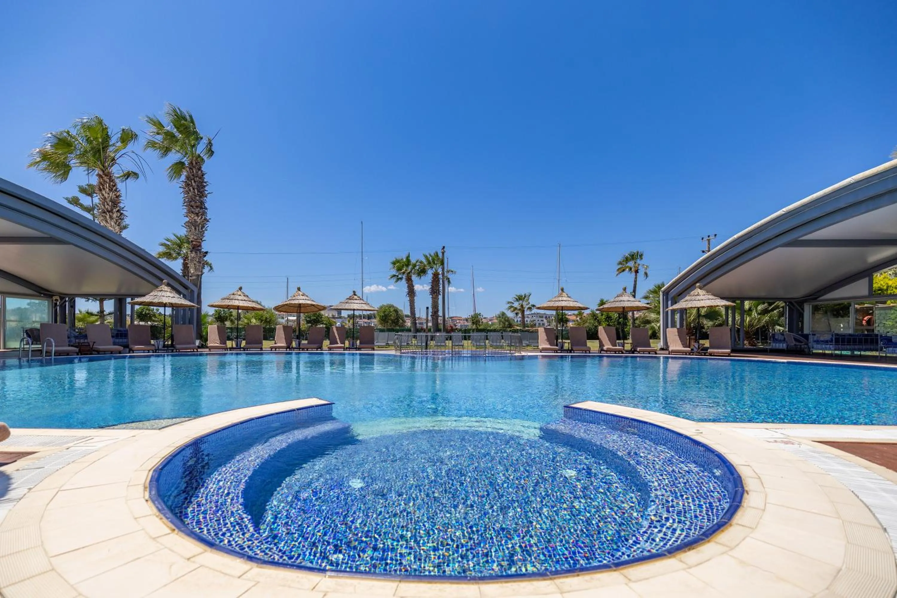 Day in Sisus Marina Hotel