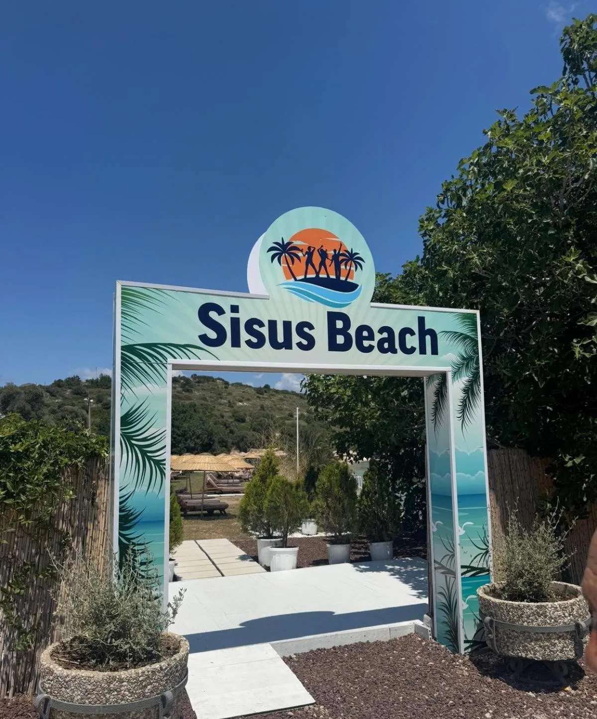 Beach in Sisus Marina Hotel