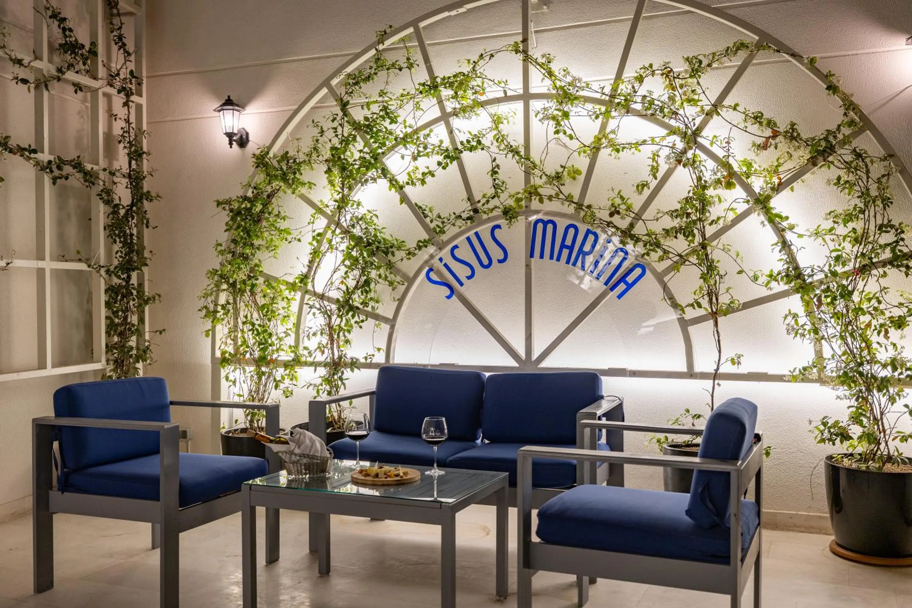 Property building in Sisus Marina Hotel