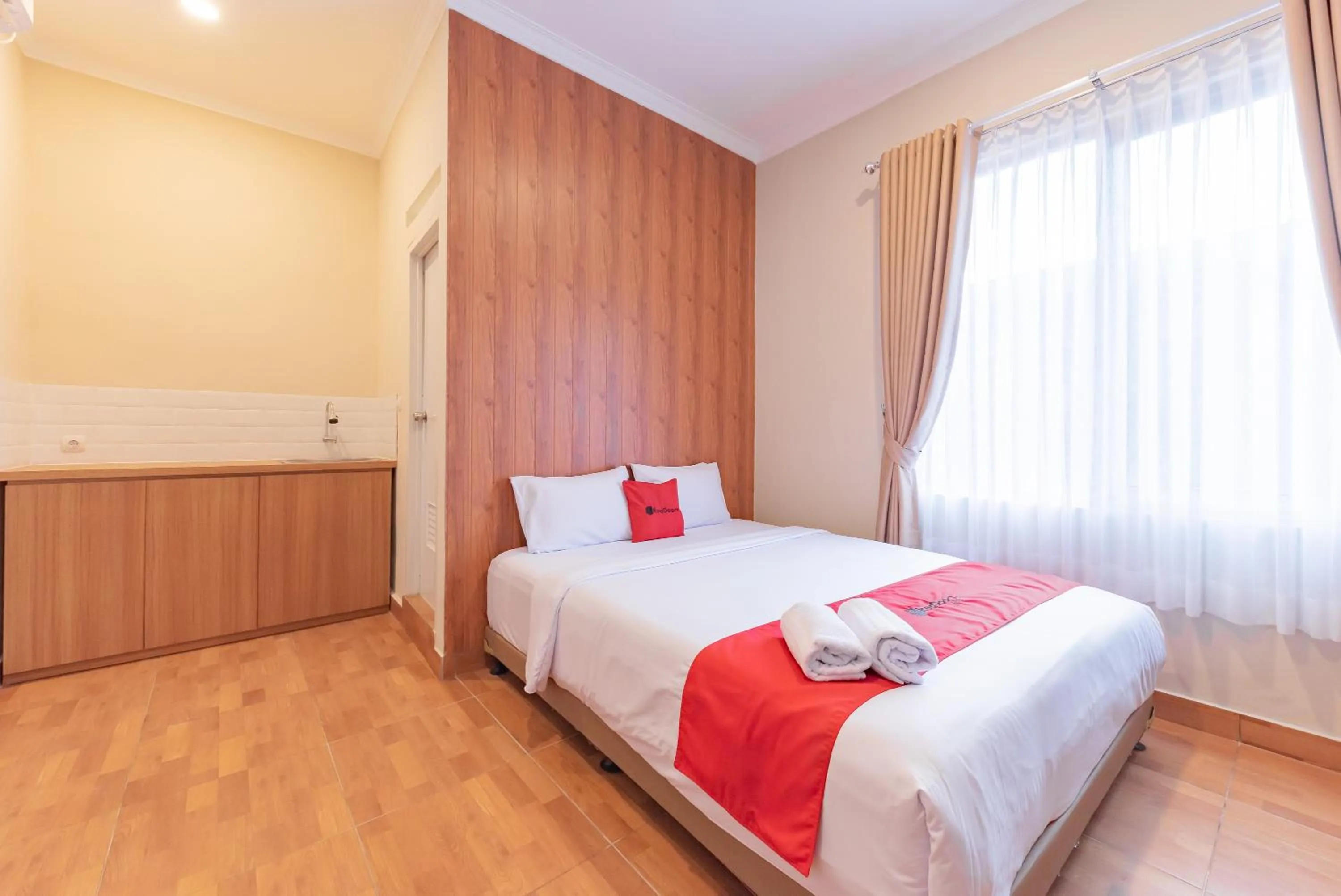 Bedroom, Bed in RedDoorz Plus @ Bagusrangin Street 2