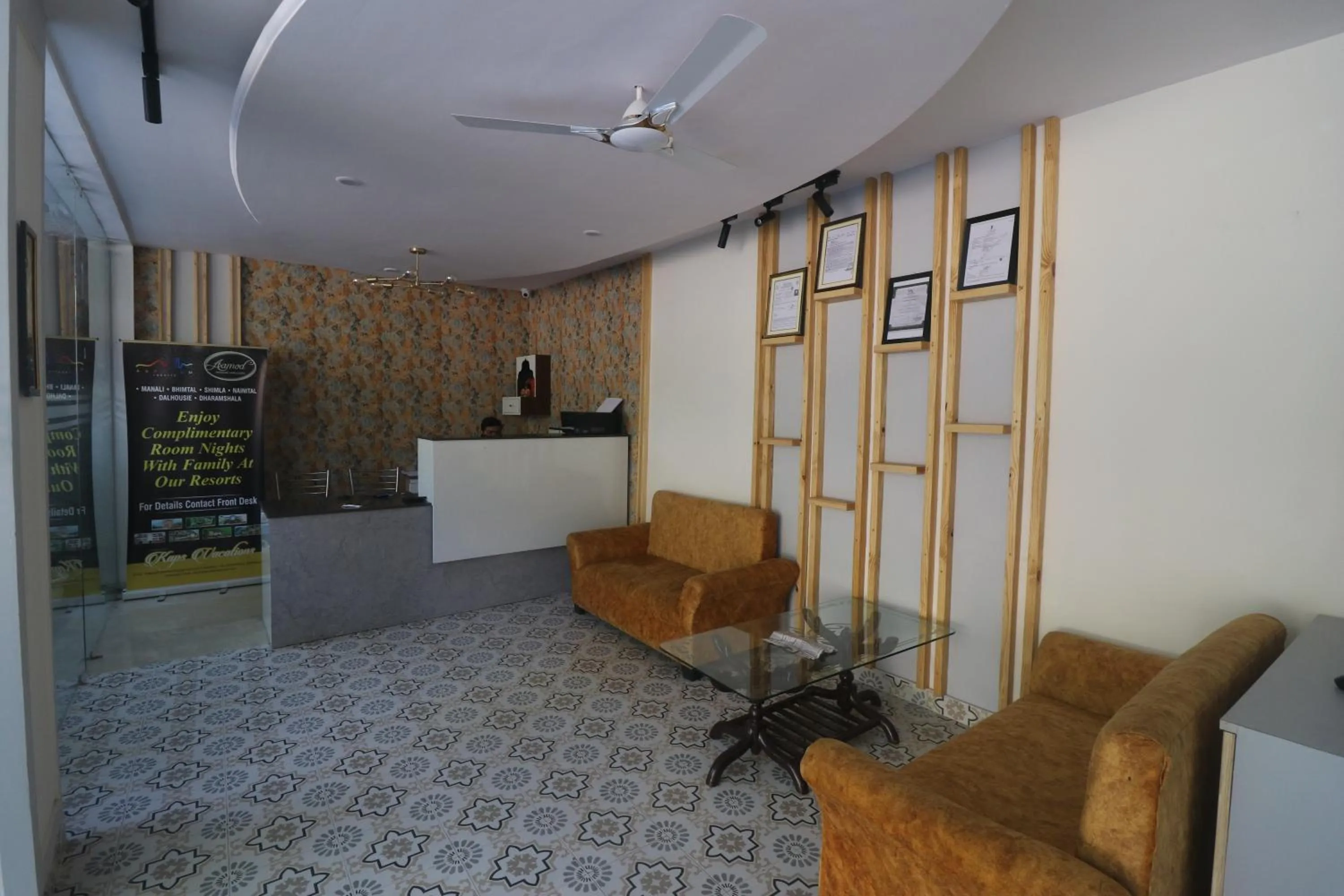 Lobby or reception in Aamod Feather Touch - Nainital