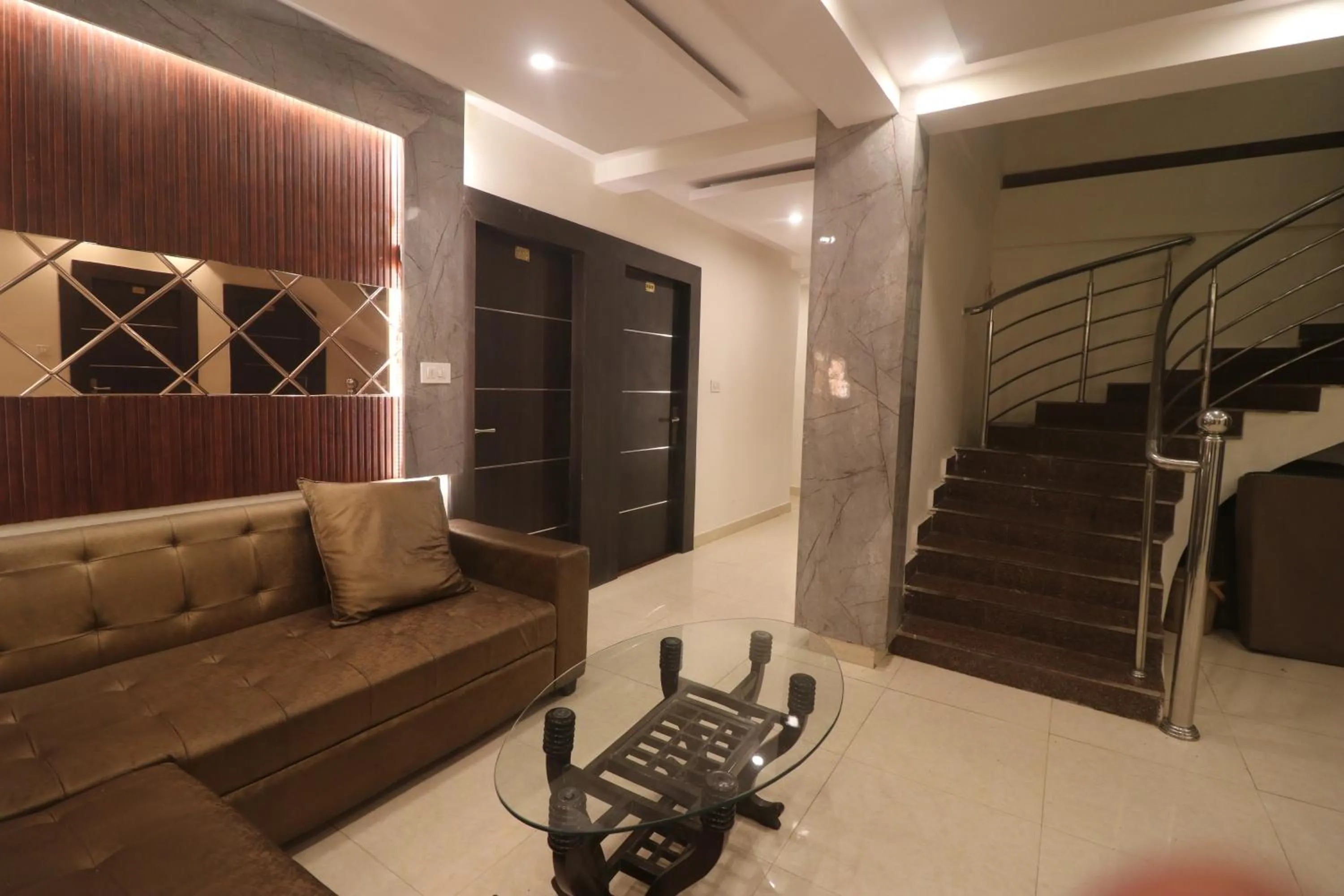 Lobby or reception in Aamod Feather Touch - Nainital