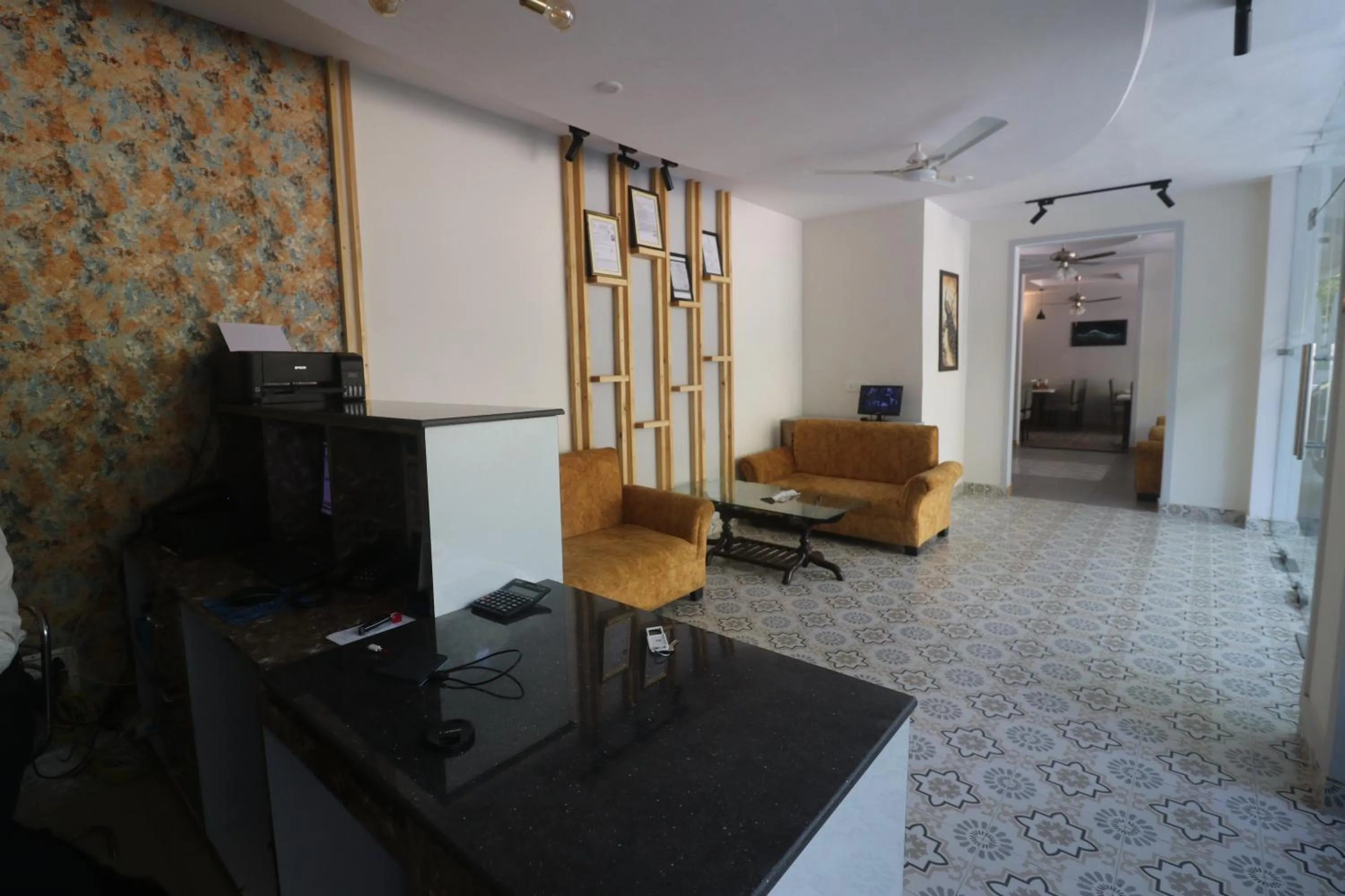 Lobby or reception in Aamod Feather Touch - Nainital