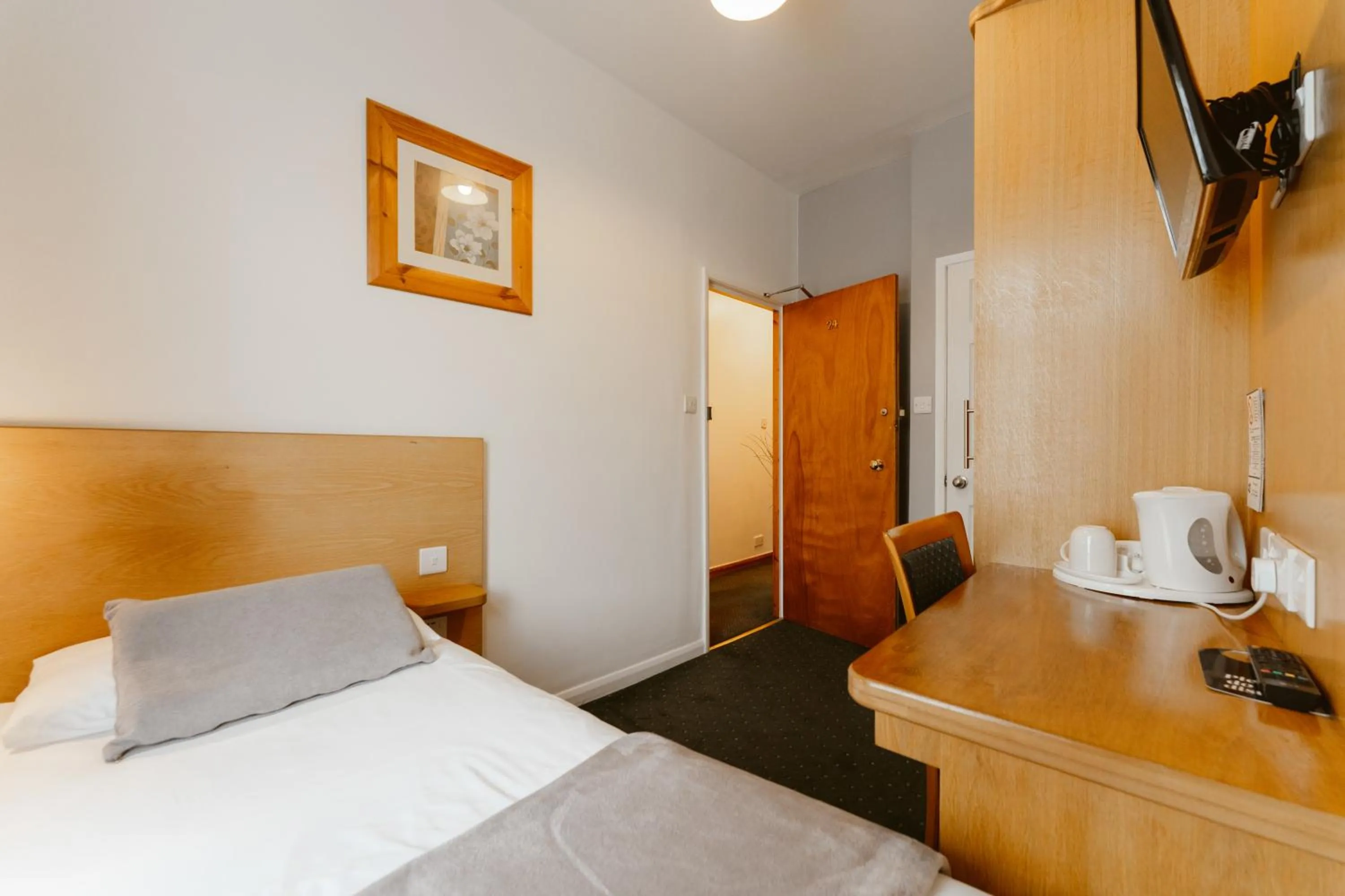 Bedroom, Bed in Star Hotel