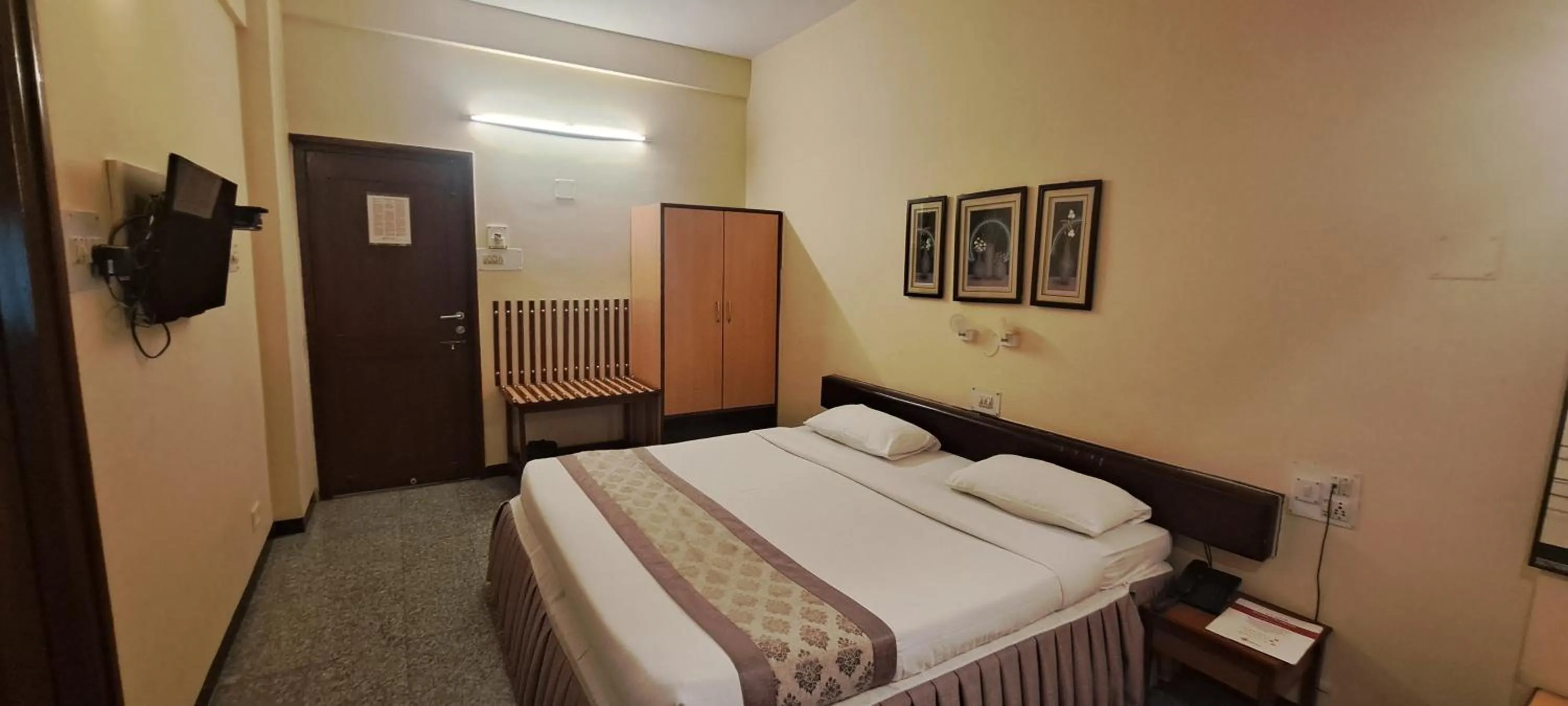 Bed in Hotel Swaroop