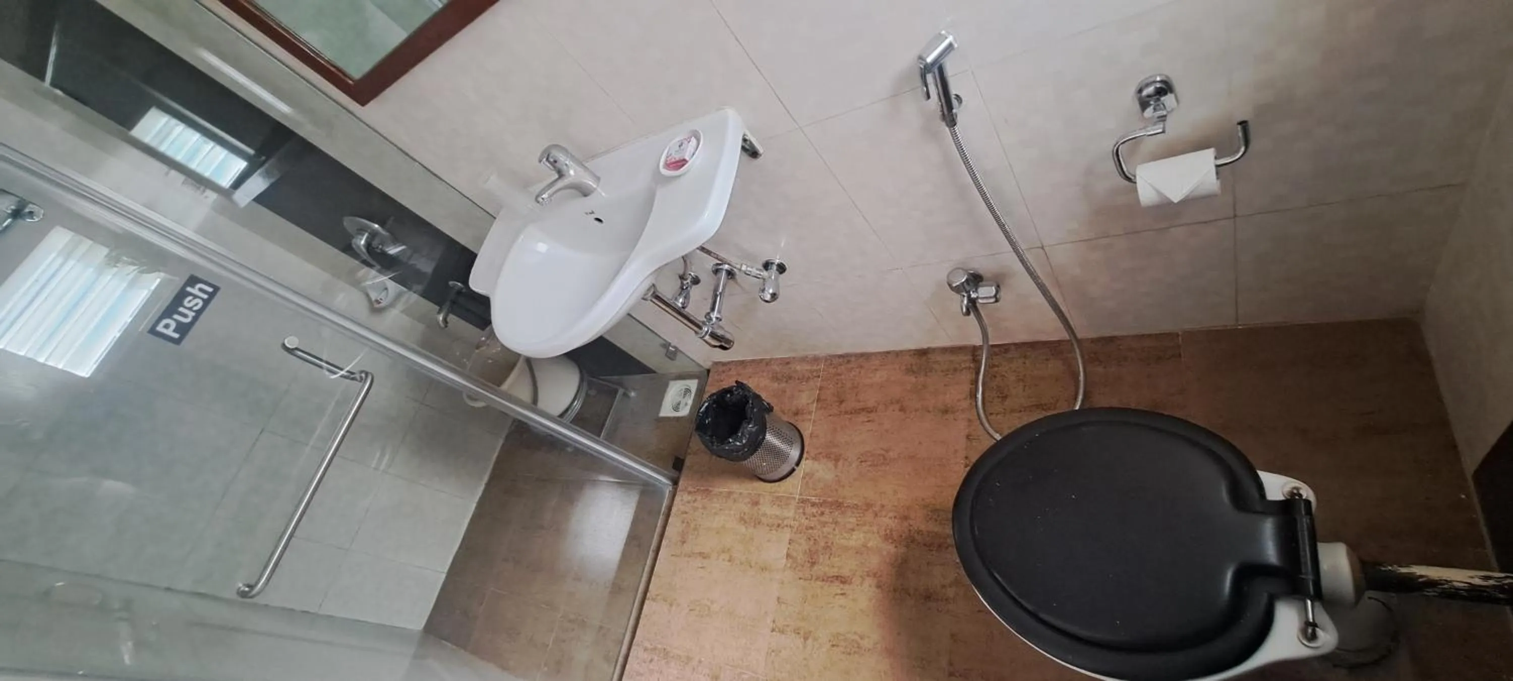 Shower in Hotel Swaroop