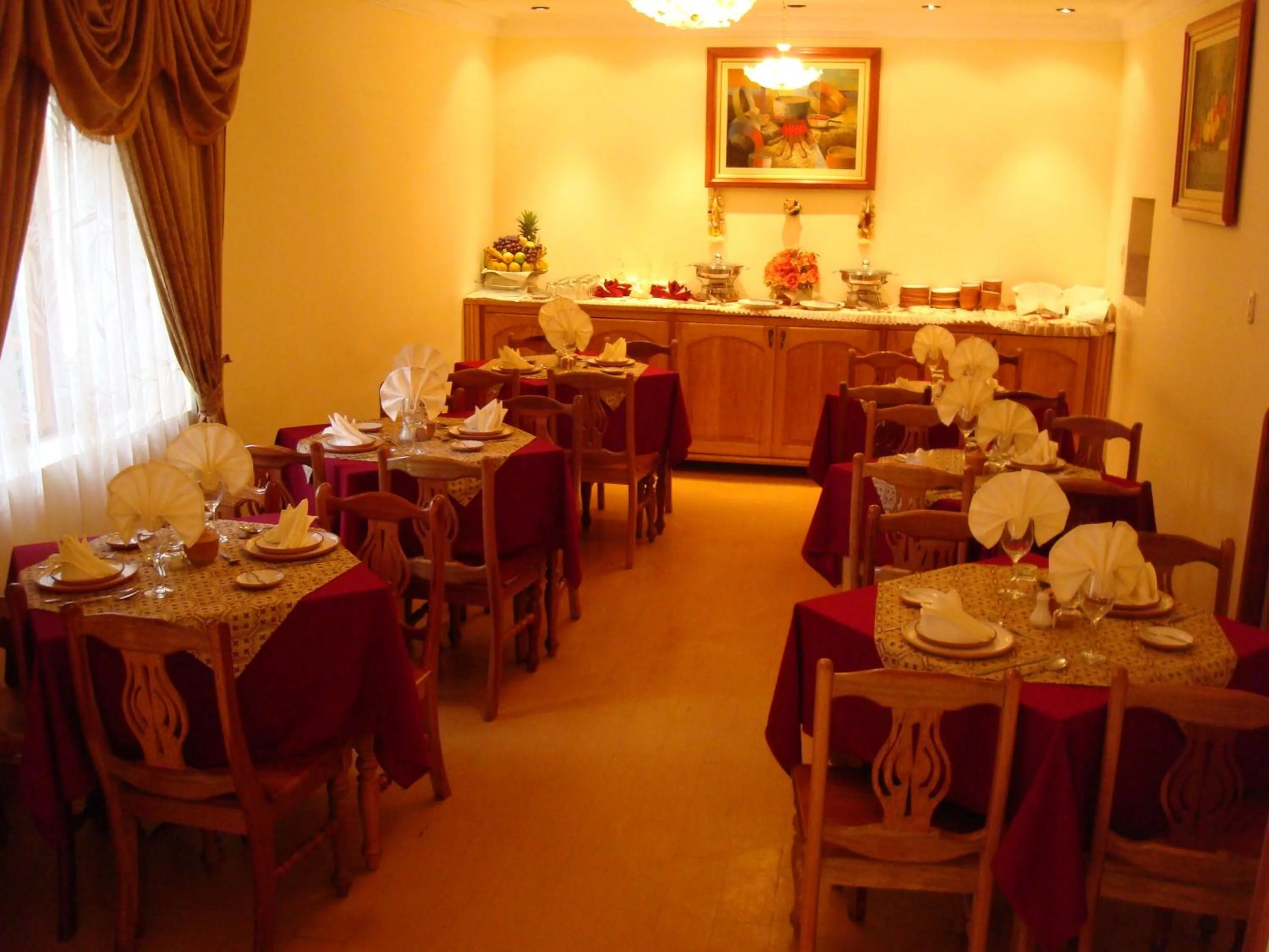 Restaurant/places to eat in Hotel Midori