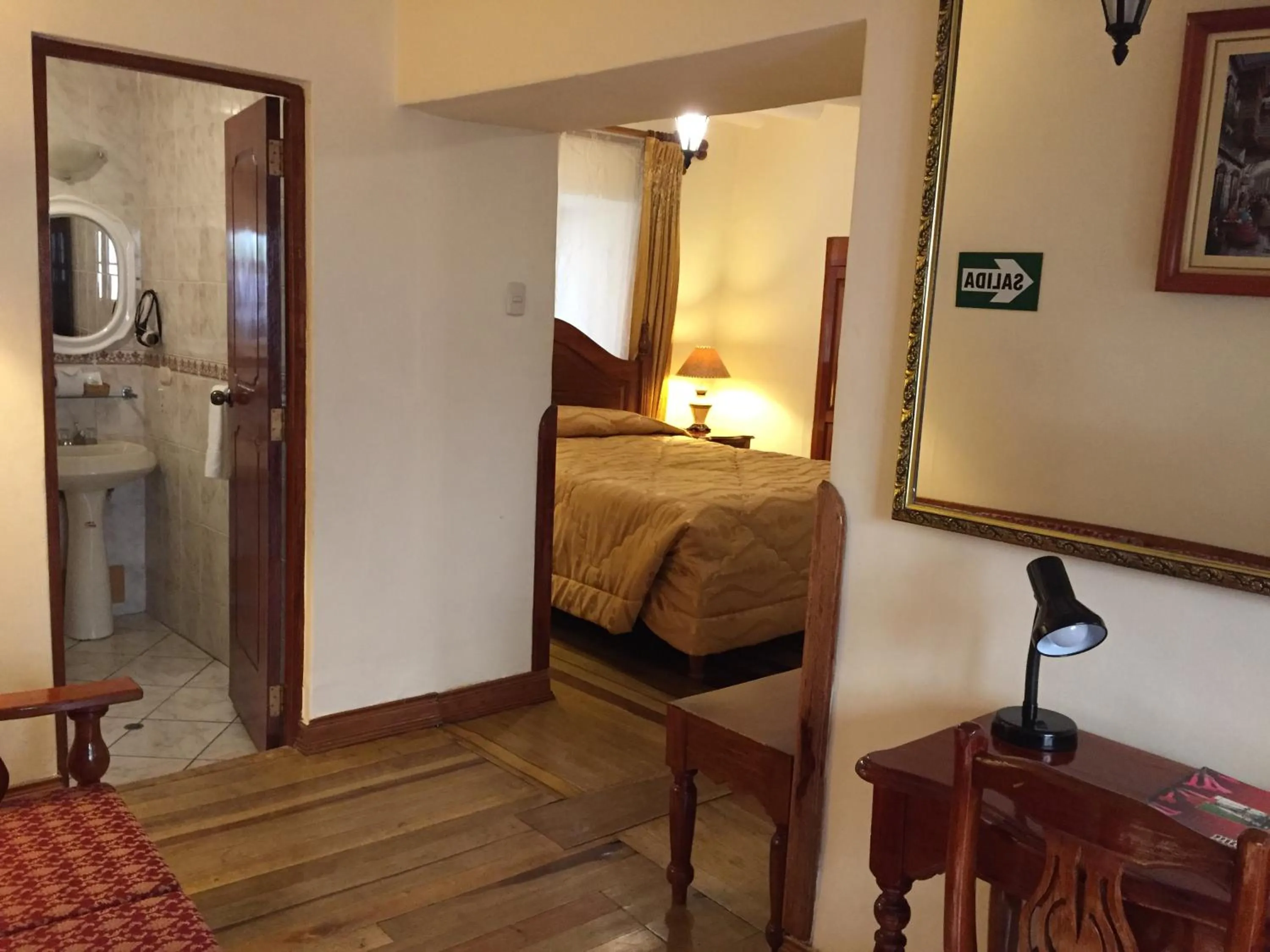 Seating area, Bed in Hotel Midori