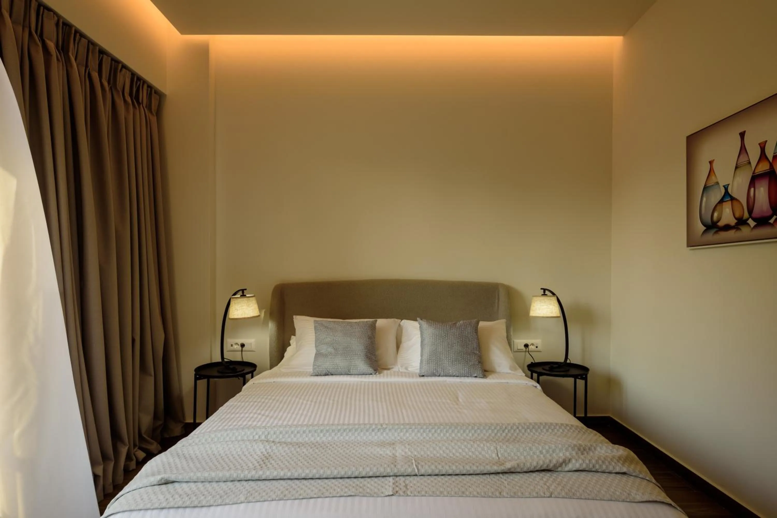 Bed in Arthur Suites in Old Town