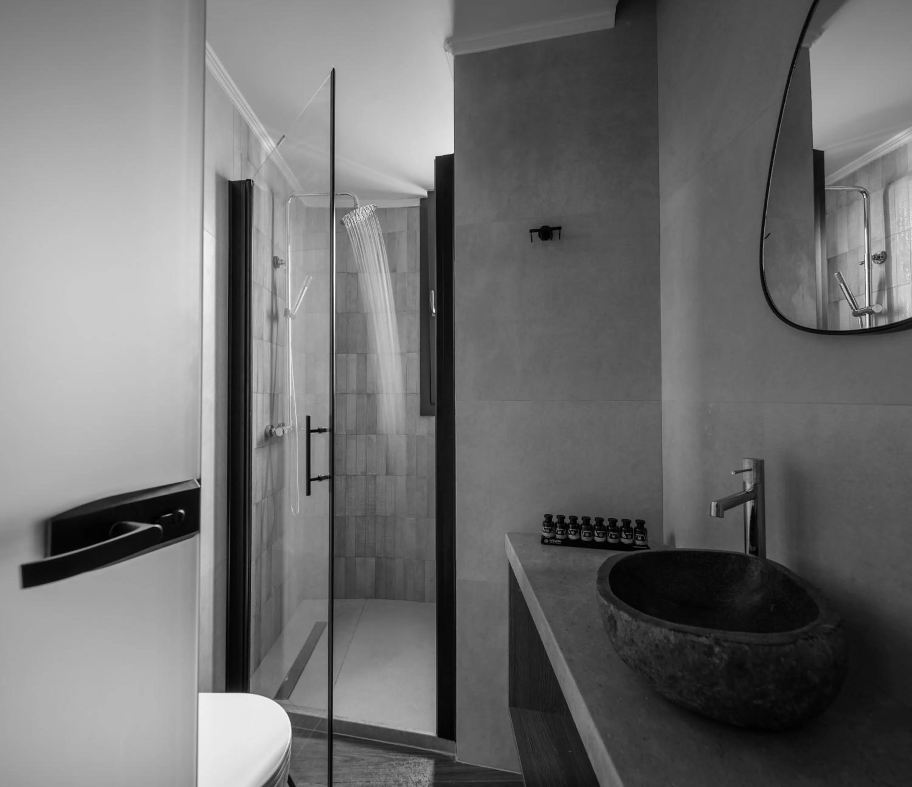 Shower in Arthur Suites in Old Town