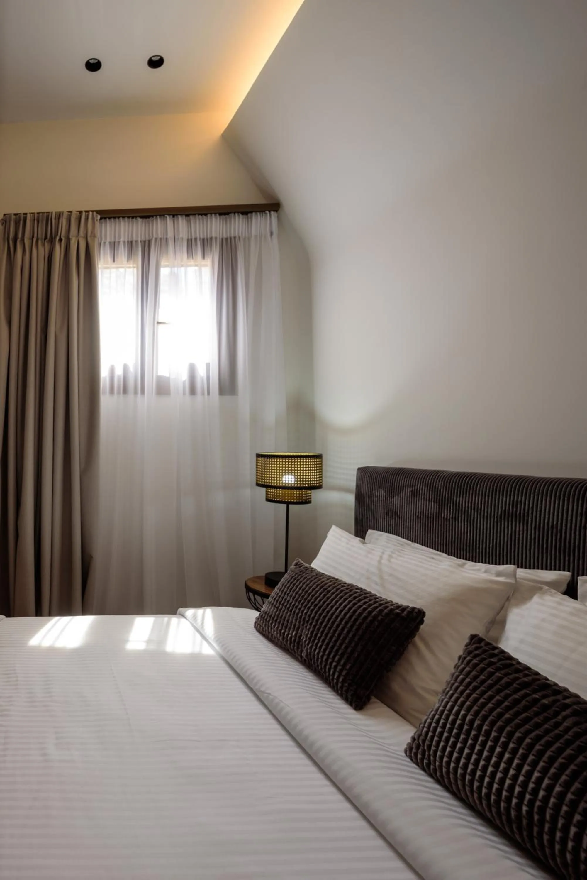 Time of day, Bed in Arthur Suites in Old Town