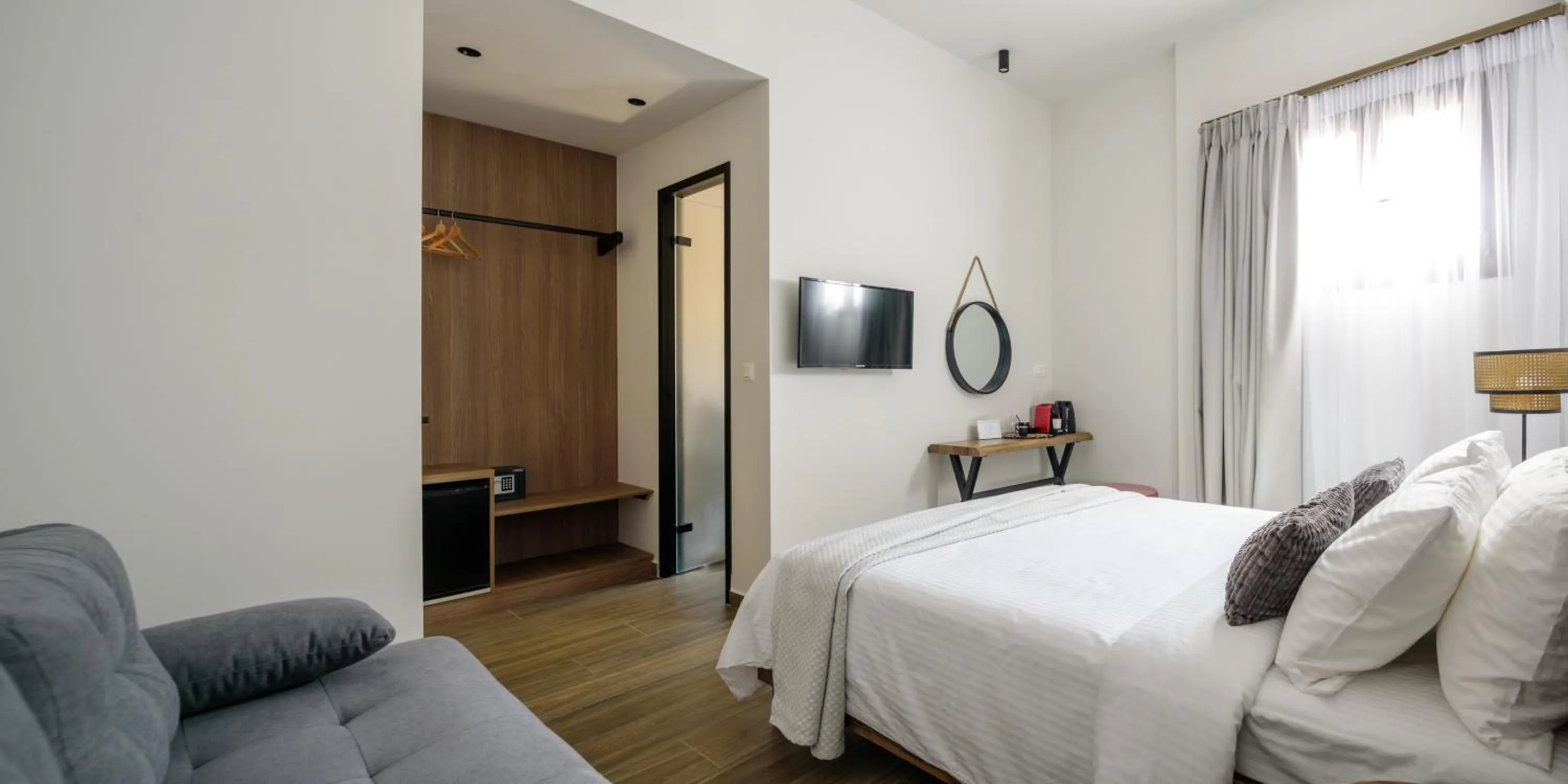 Bed in Arthur Suites in Old Town