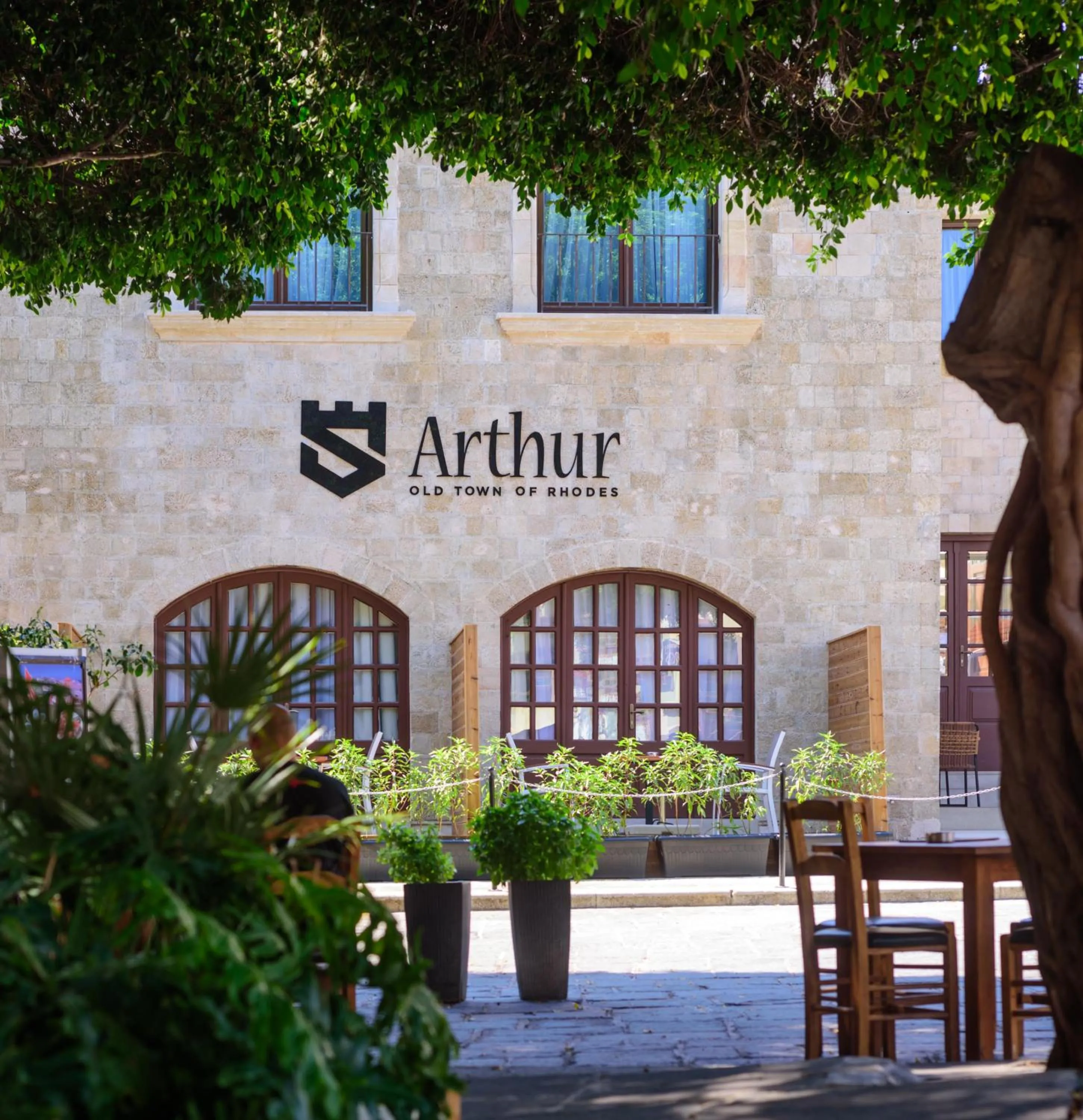 Location in Arthur Suites in Old Town