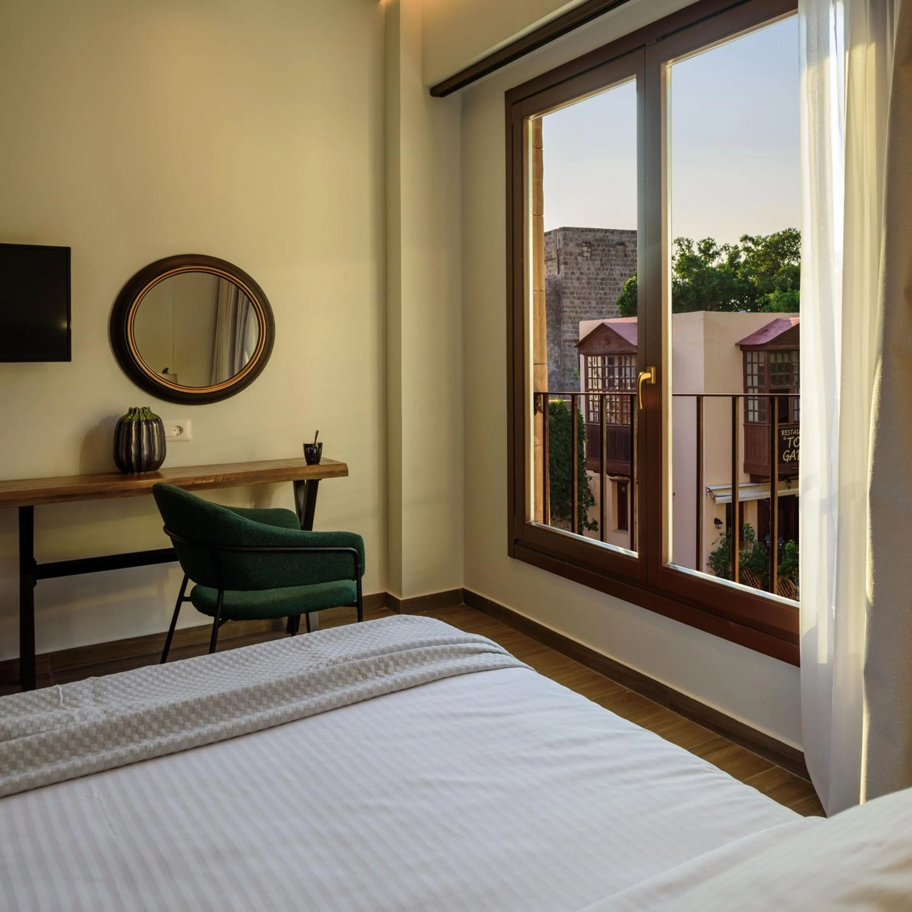 View (from property/room), Bed in Arthur Suites in Old Town