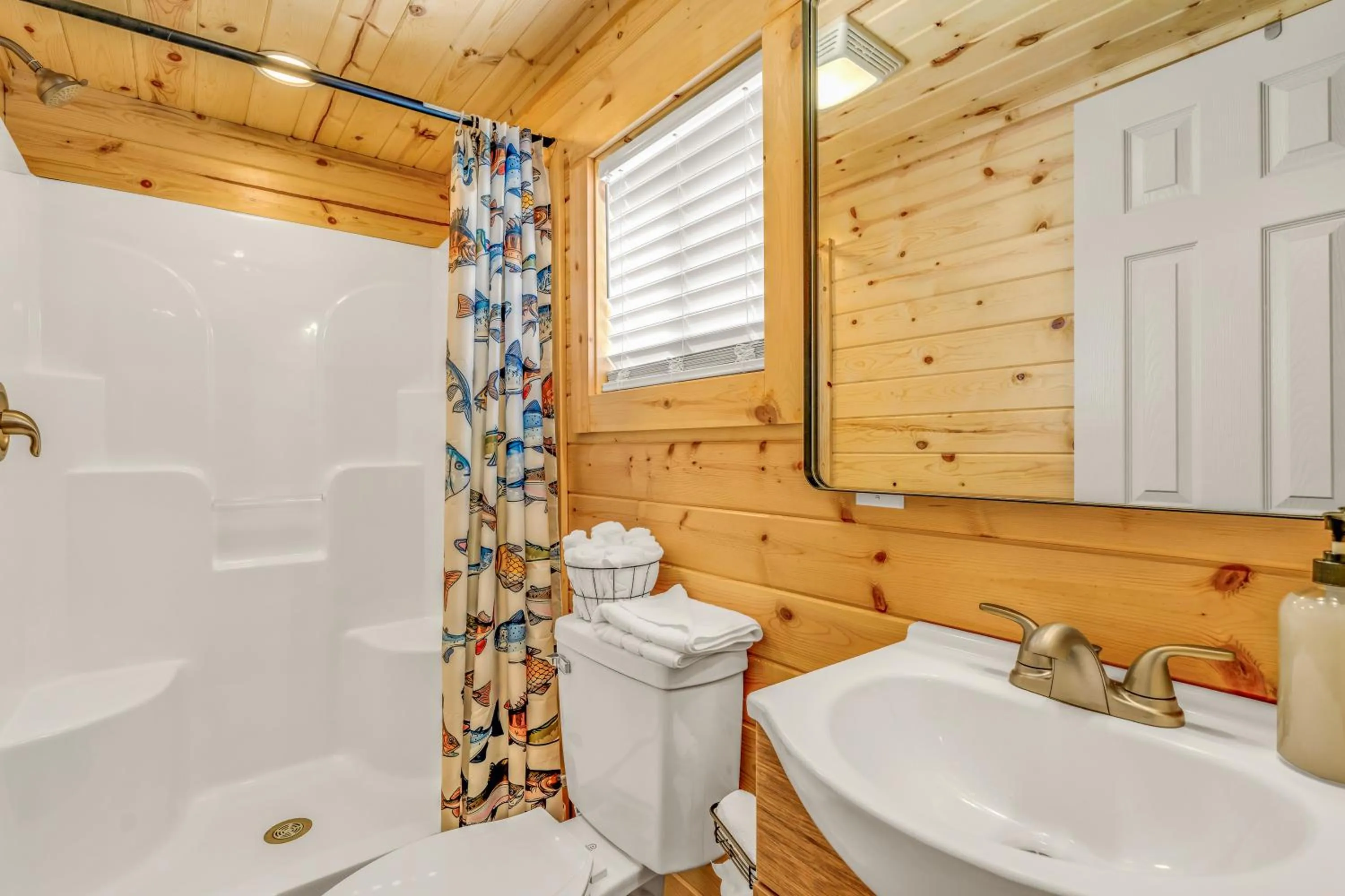 Bathroom in Good Times Motel and Marina