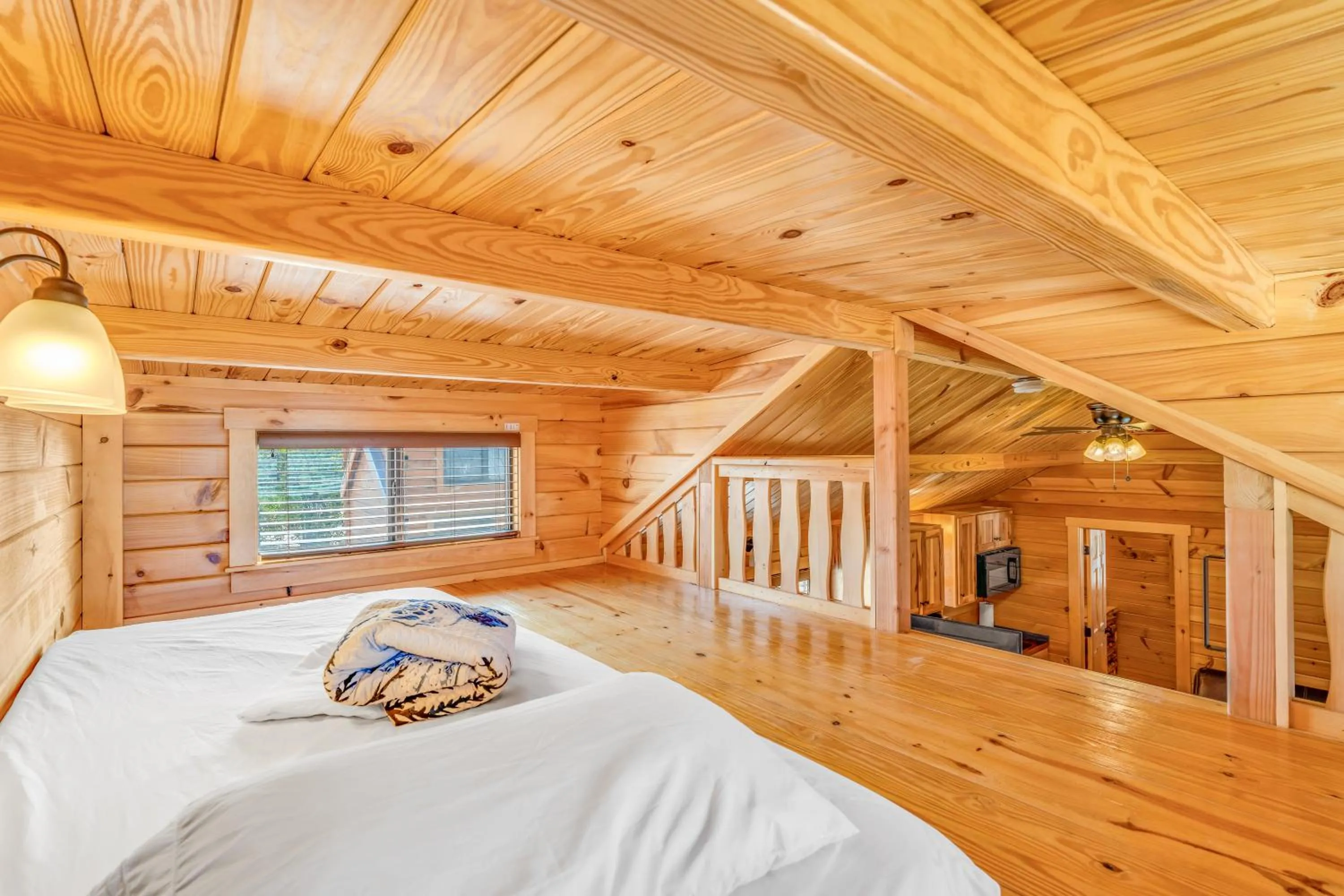 Bed in Good Times Motel and Marina