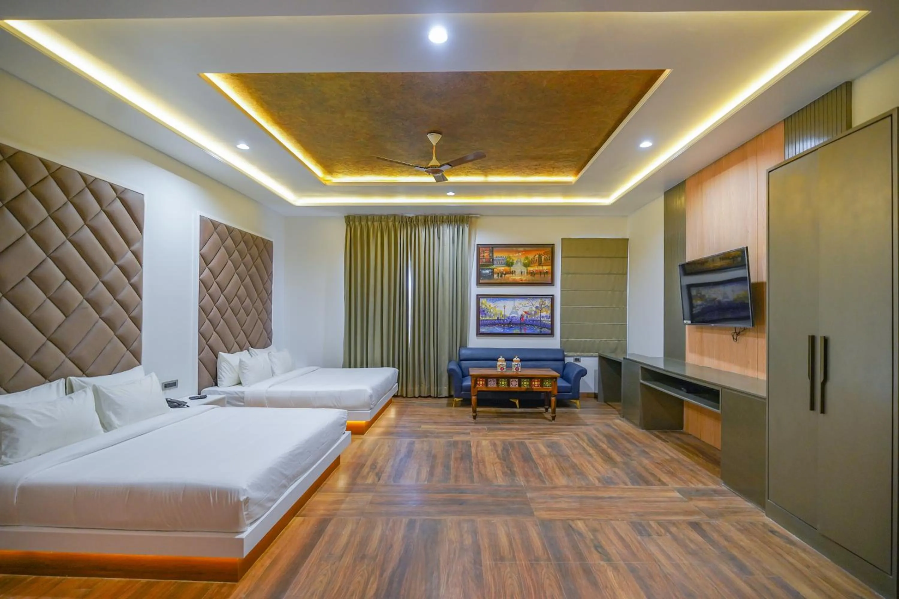 Living room, Bed in Hotel Red Stone