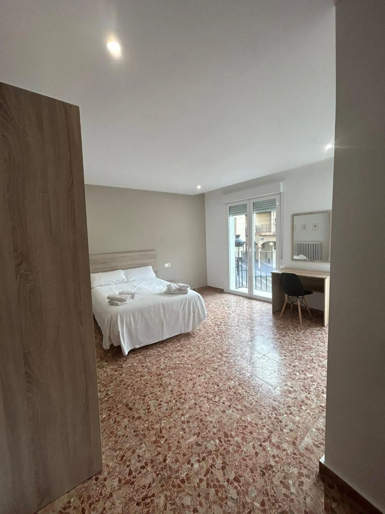 Double Room with Private Bathroom in Pensión Arnedo