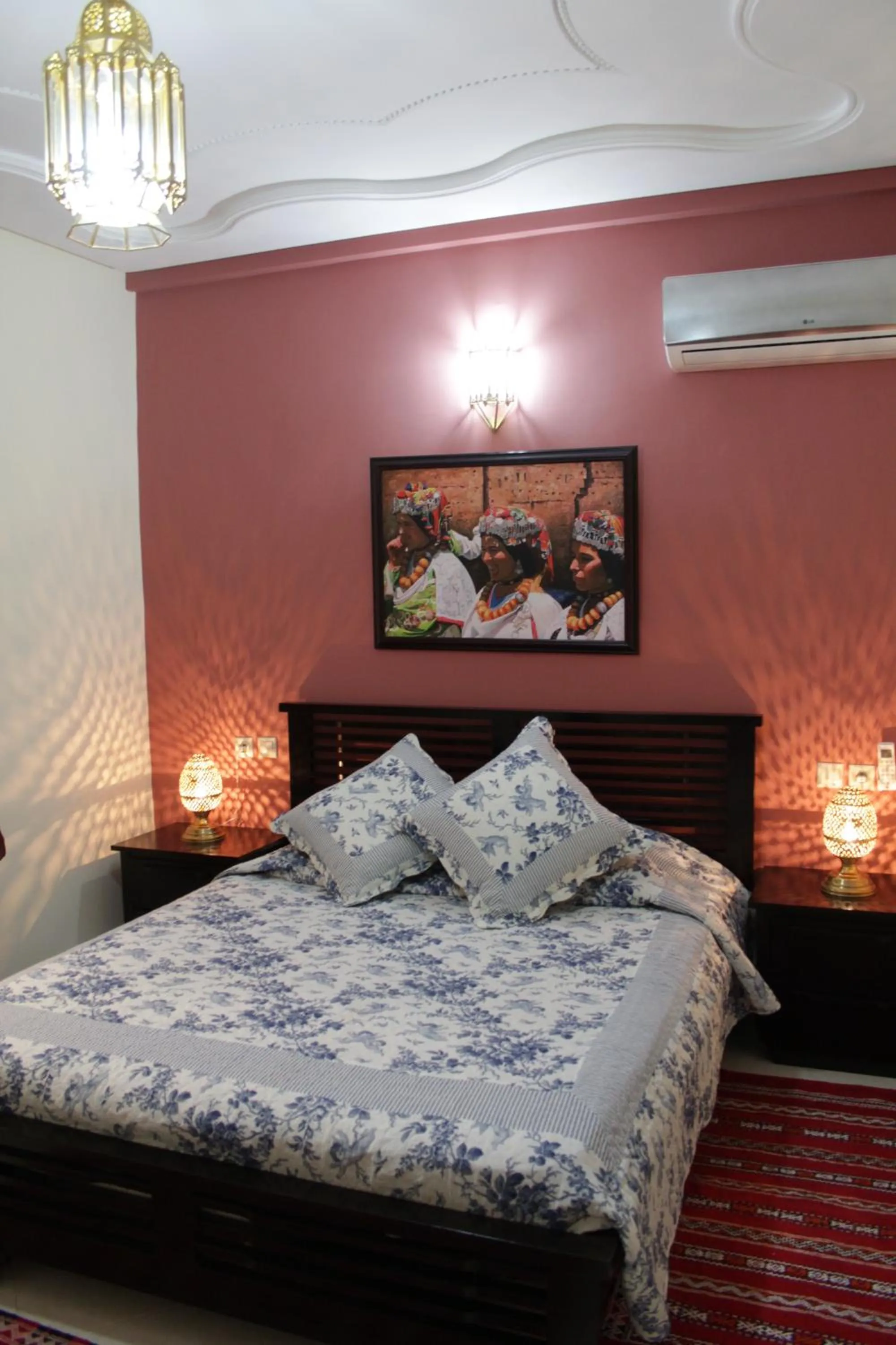 Photo of the whole room, Bed in Riad Mimosa