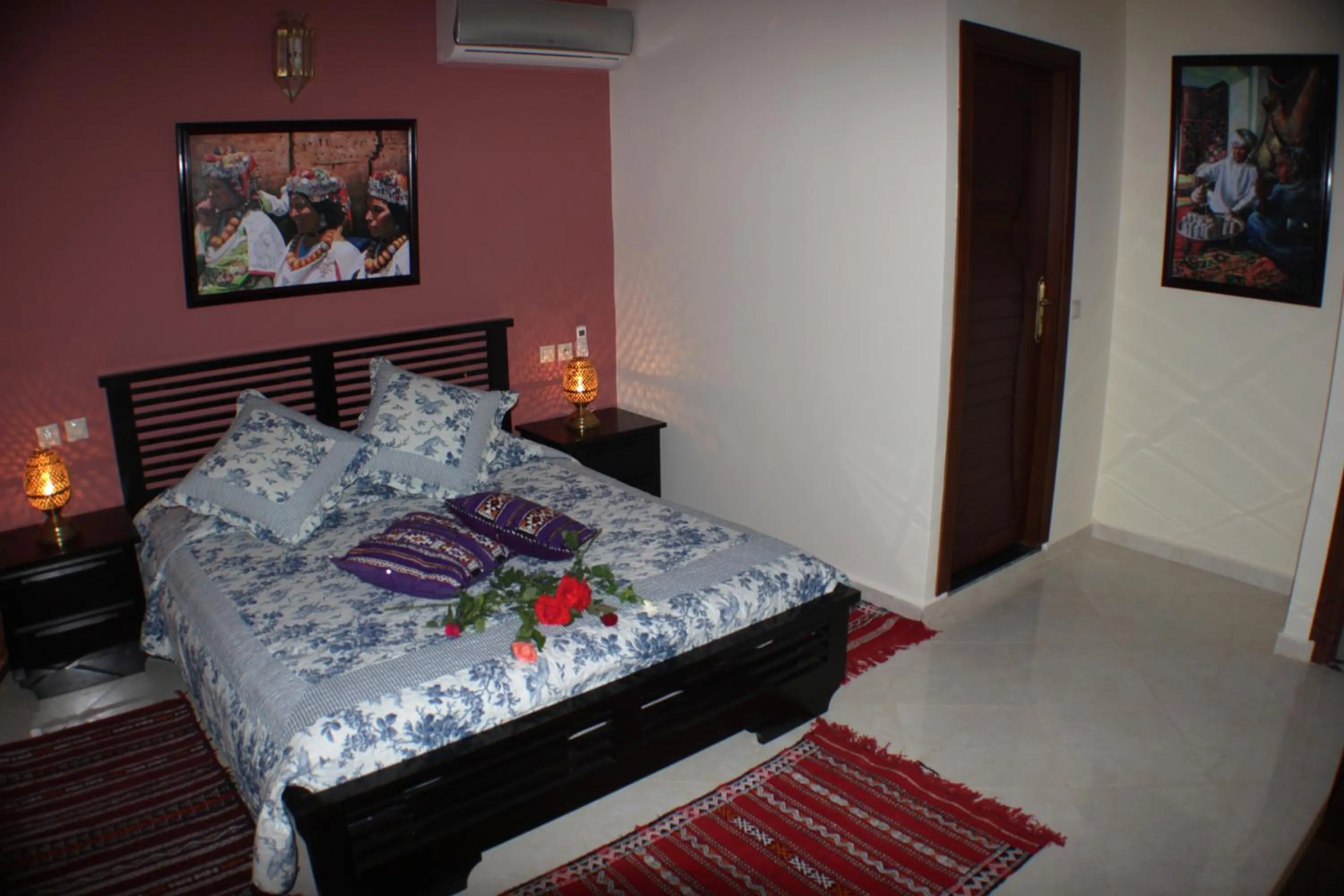 Photo of the whole room, Bed in Riad Mimosa